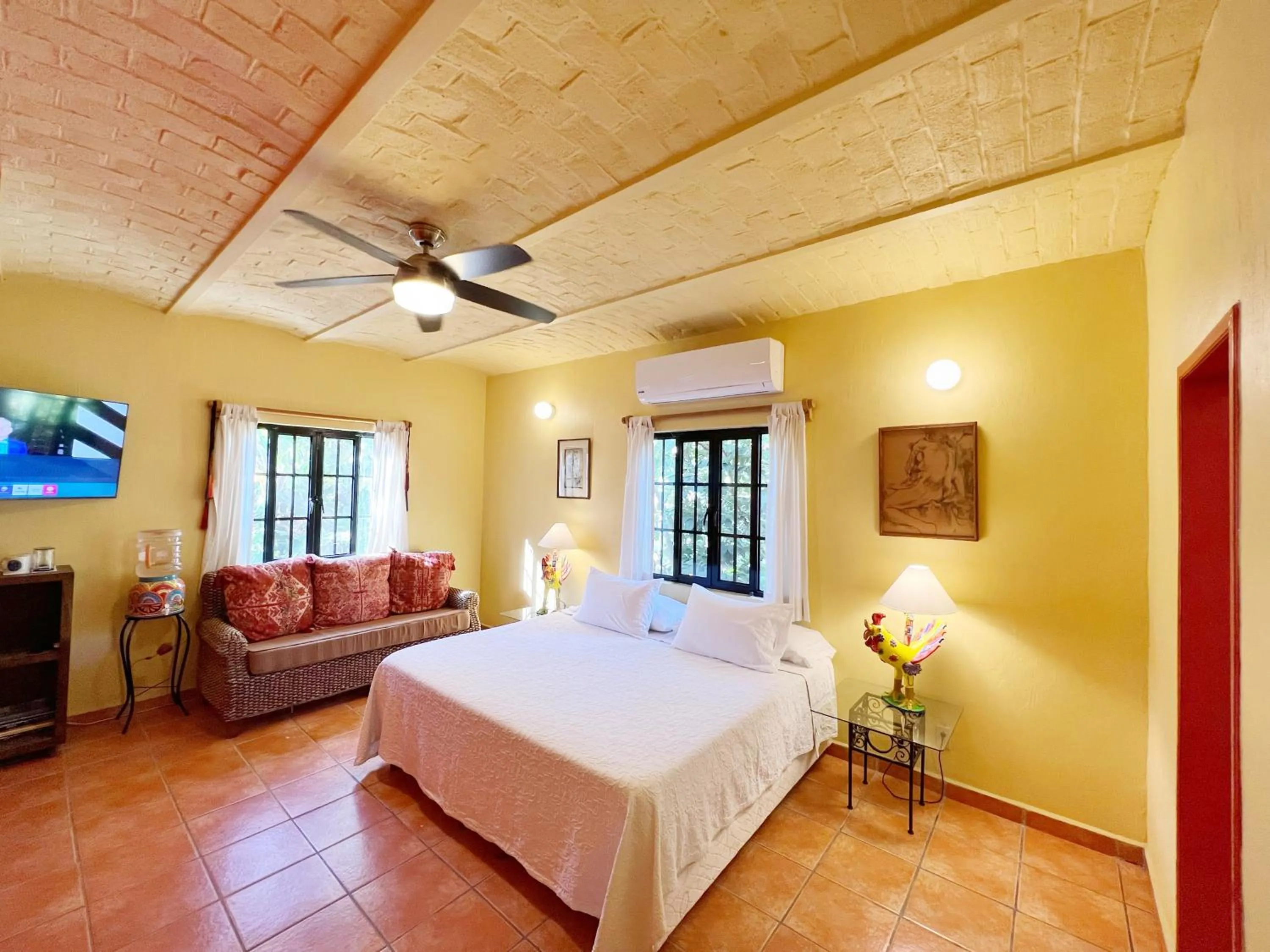 Bed in Estrellita's Bed & Breakfast