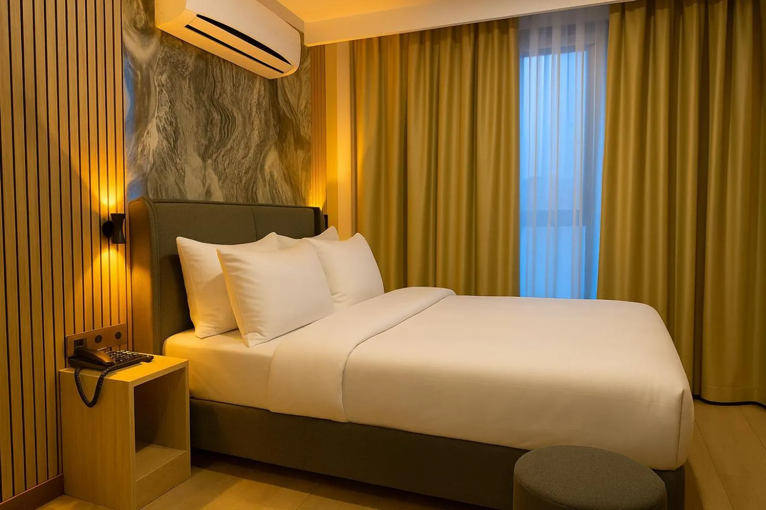 Bedroom, Bed in Positive Hotel