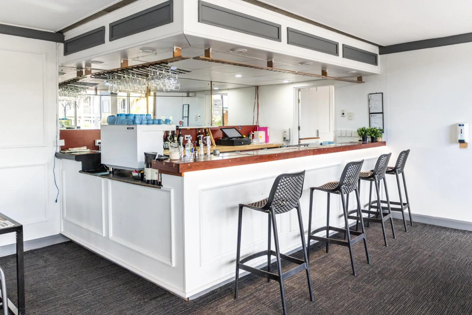 Restaurant/places to eat in John Hunter Motel Muswellbrook