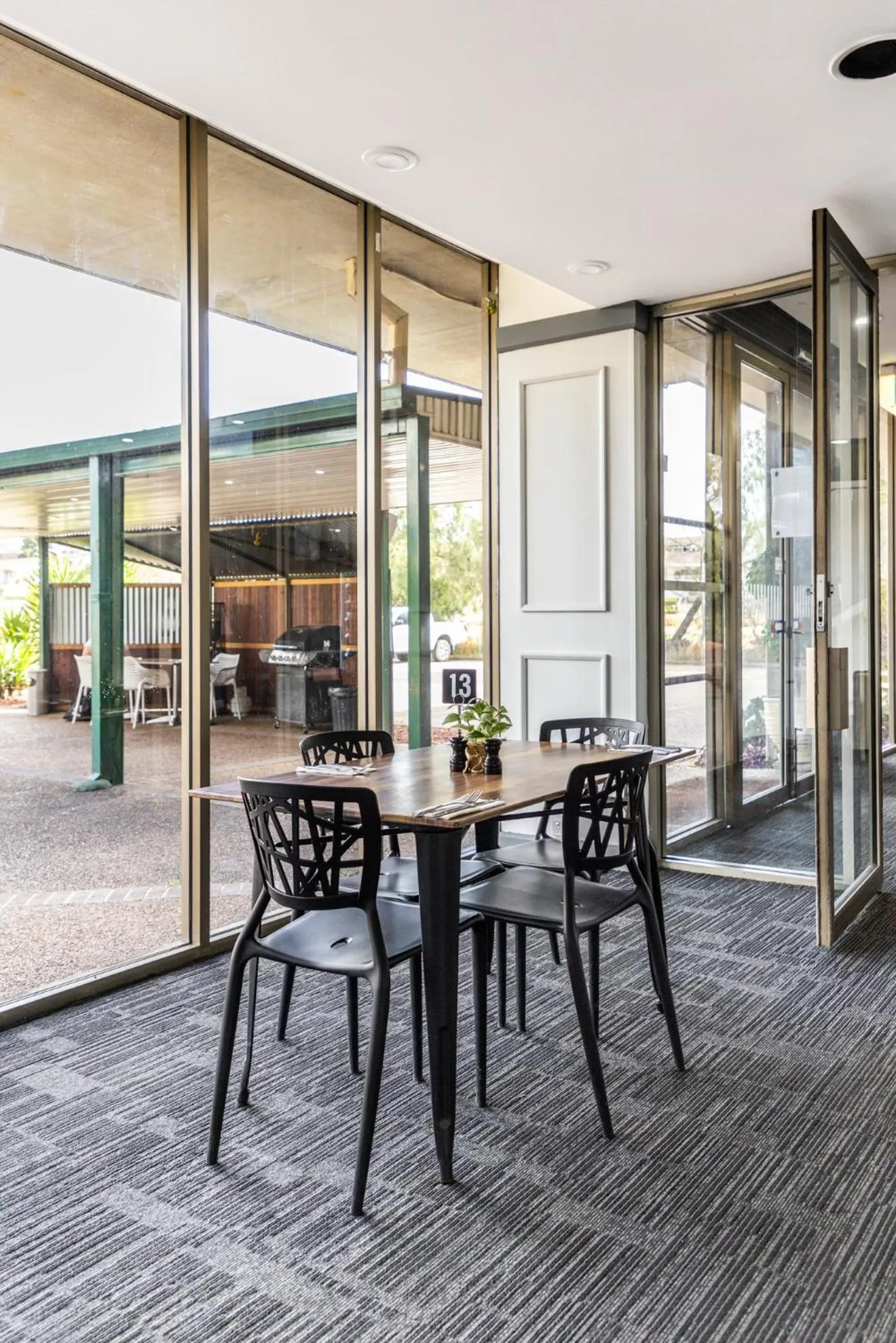 Restaurant/places to eat in John Hunter Motel Muswellbrook