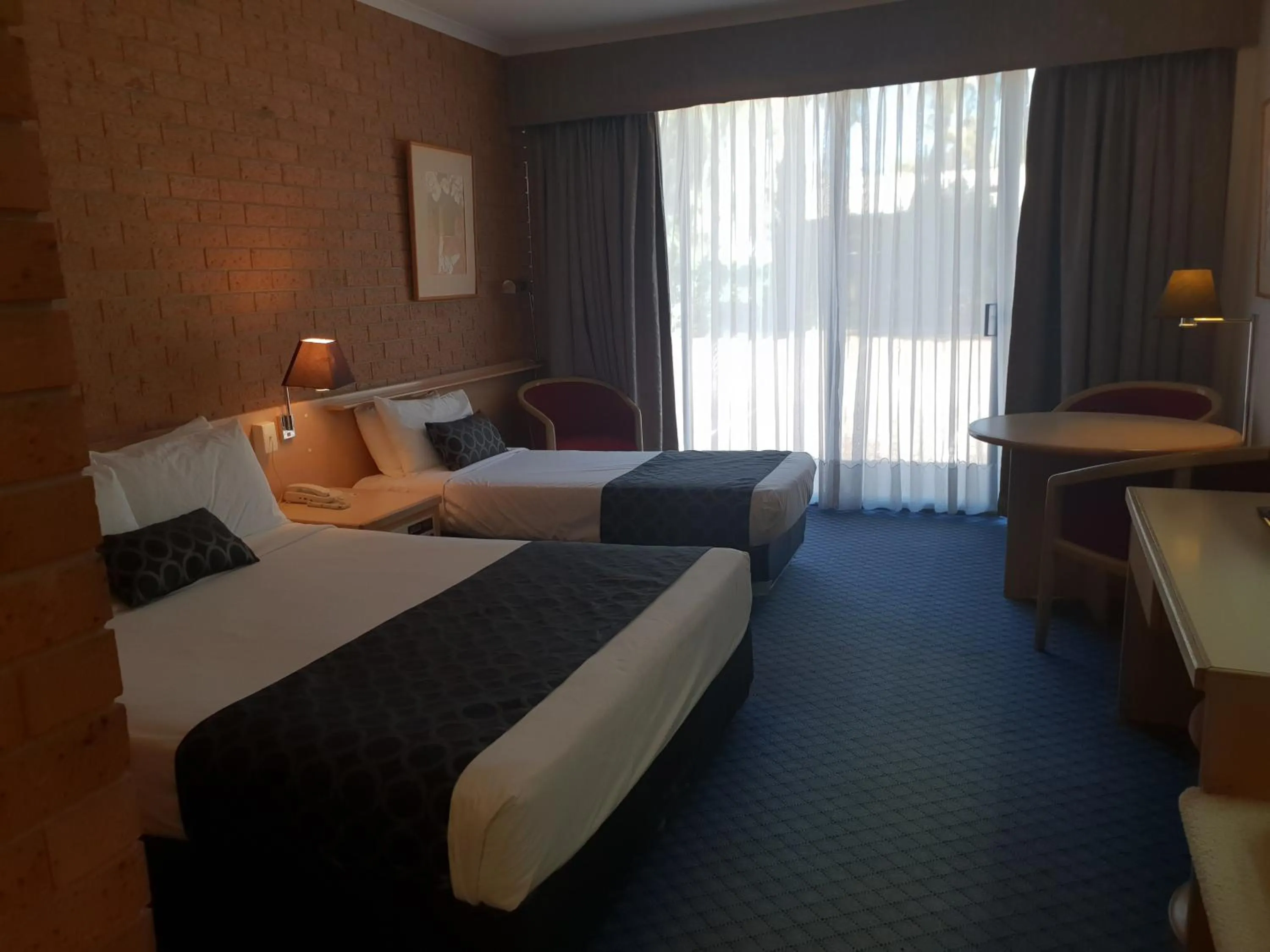 Photo of the whole room, Bed in John Hunter Motel Muswellbrook