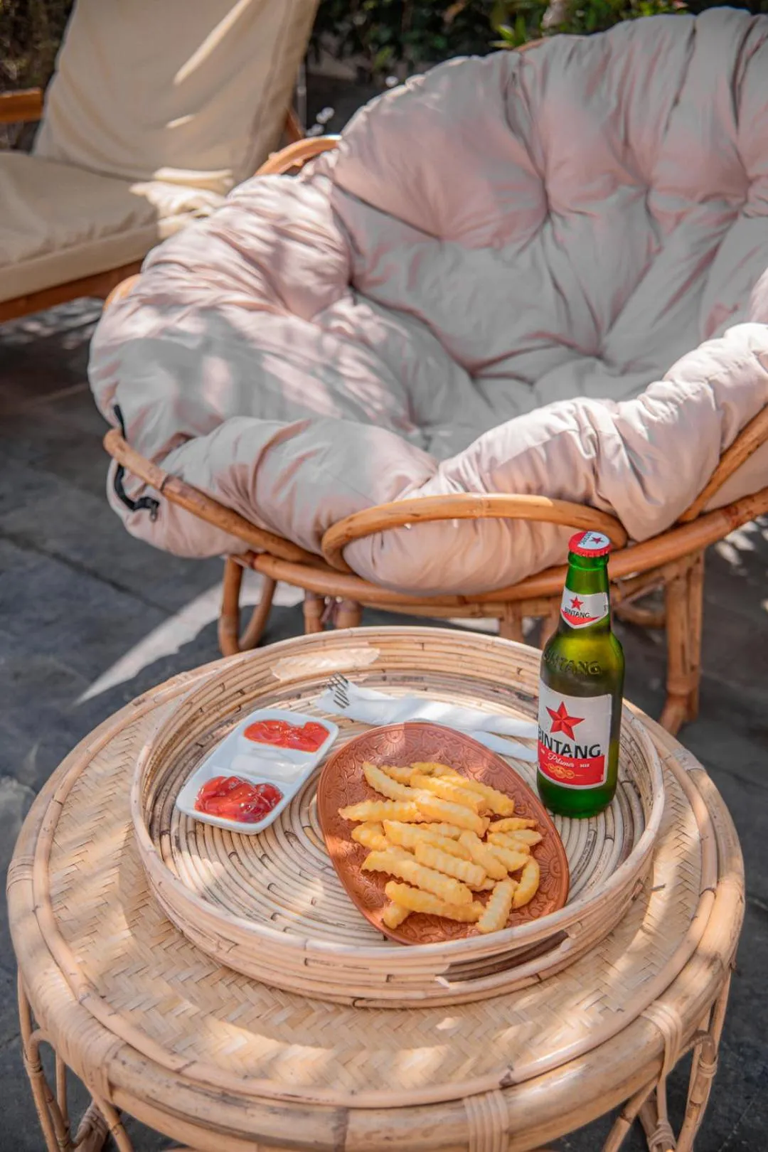 Food and drinks in Color Cottage