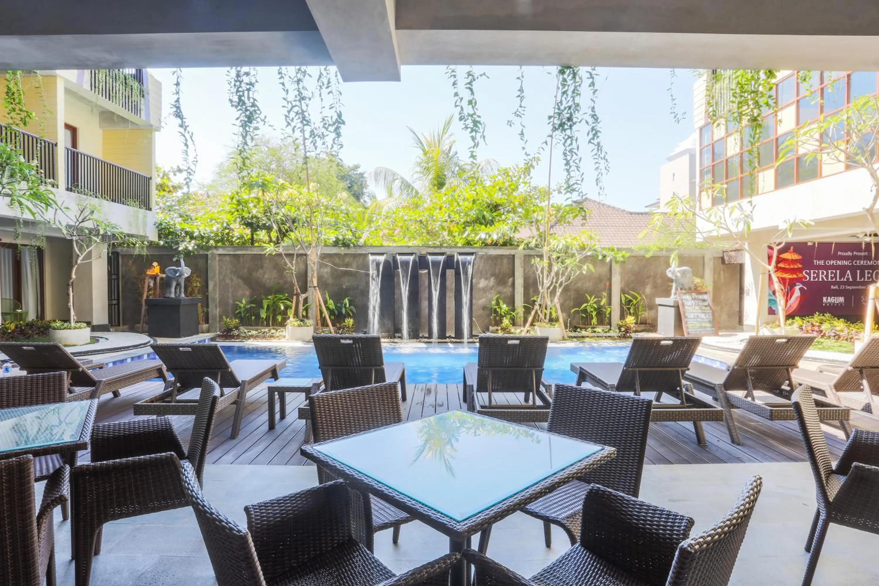 Restaurant/places to eat in Serela Legian by KAGUM Hotels