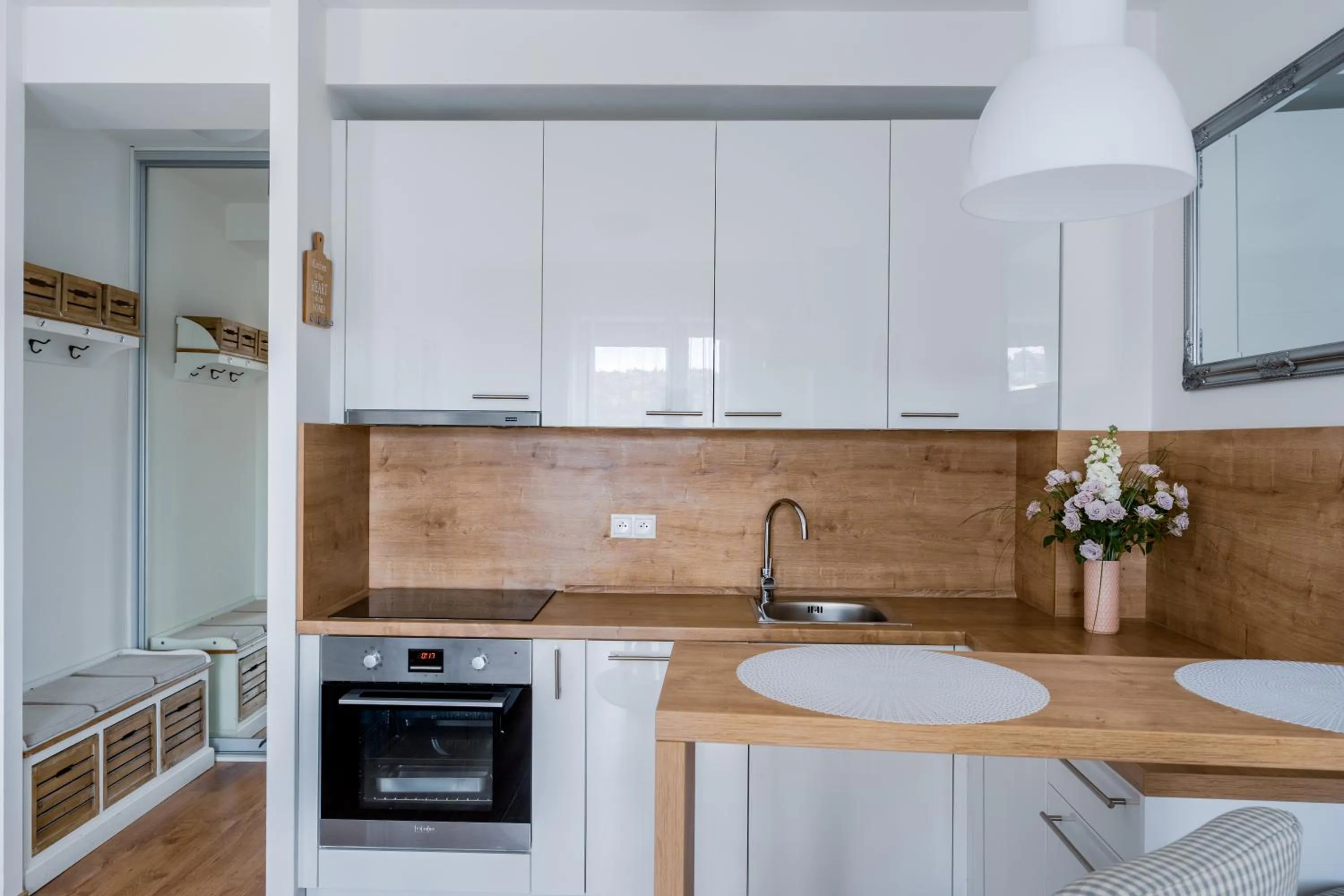 Kitchen or kitchenette in Charming & Cozy Ambiente Apartments