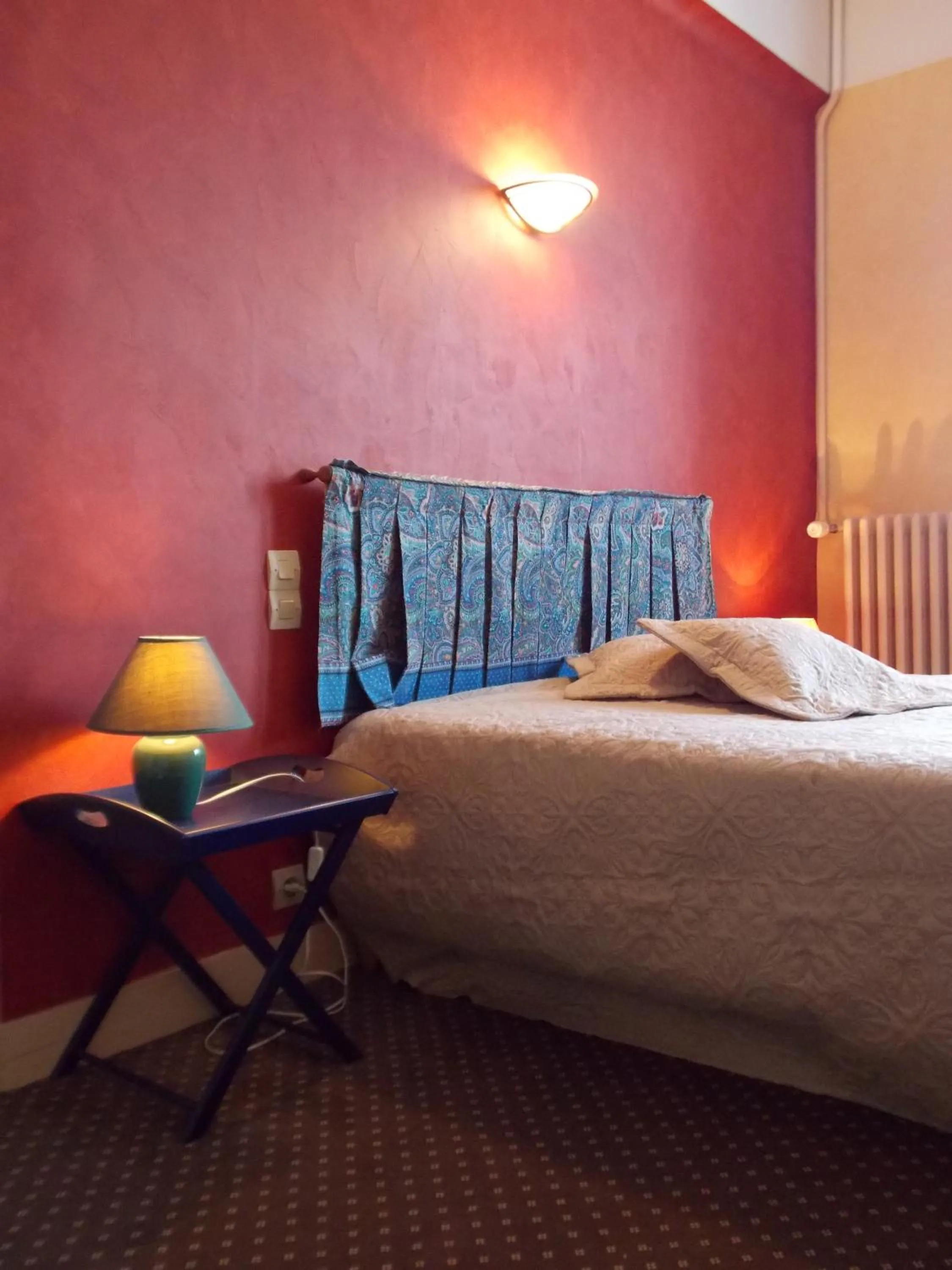 Photo of the whole room, Bed in Le Soleil D'or