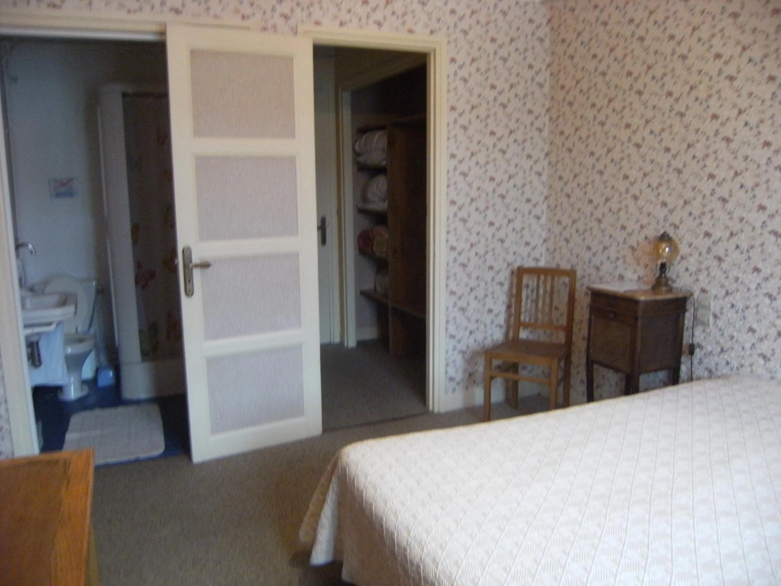 wardrobe, Bed in Le Soleil D'or