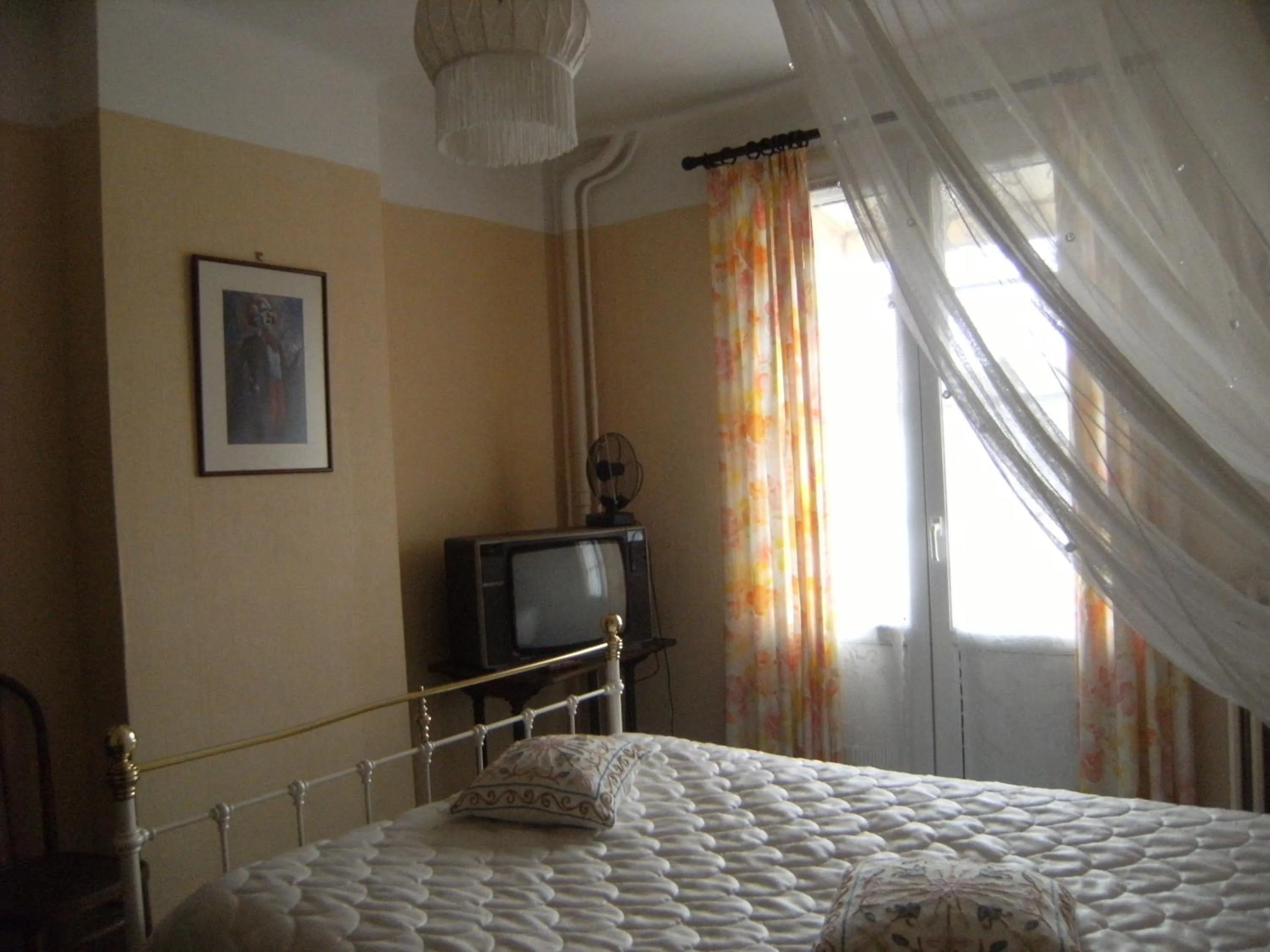 Photo of the whole room, Bed in Le Soleil D'or