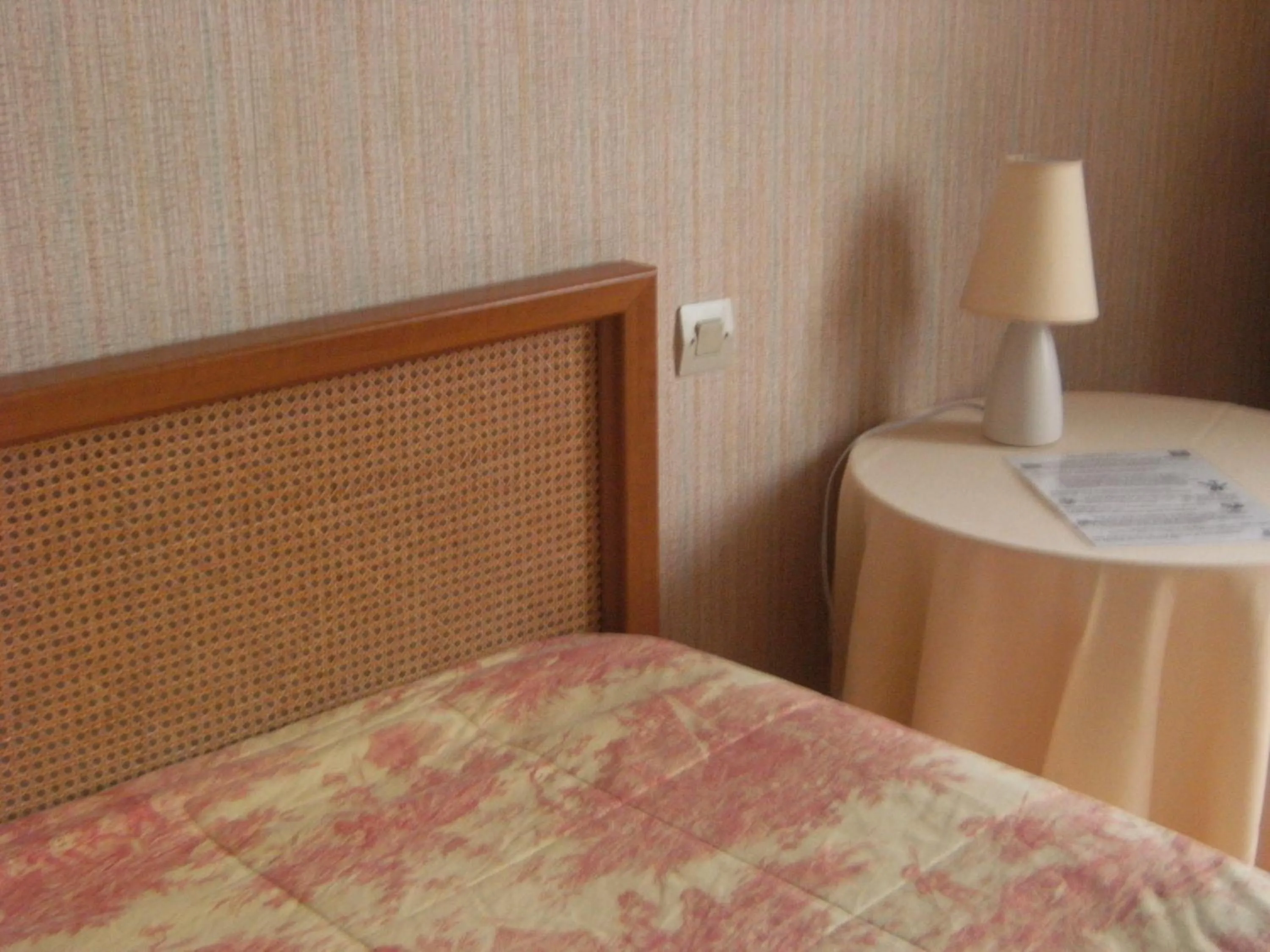 Photo of the whole room, Bed in Le Soleil D'or