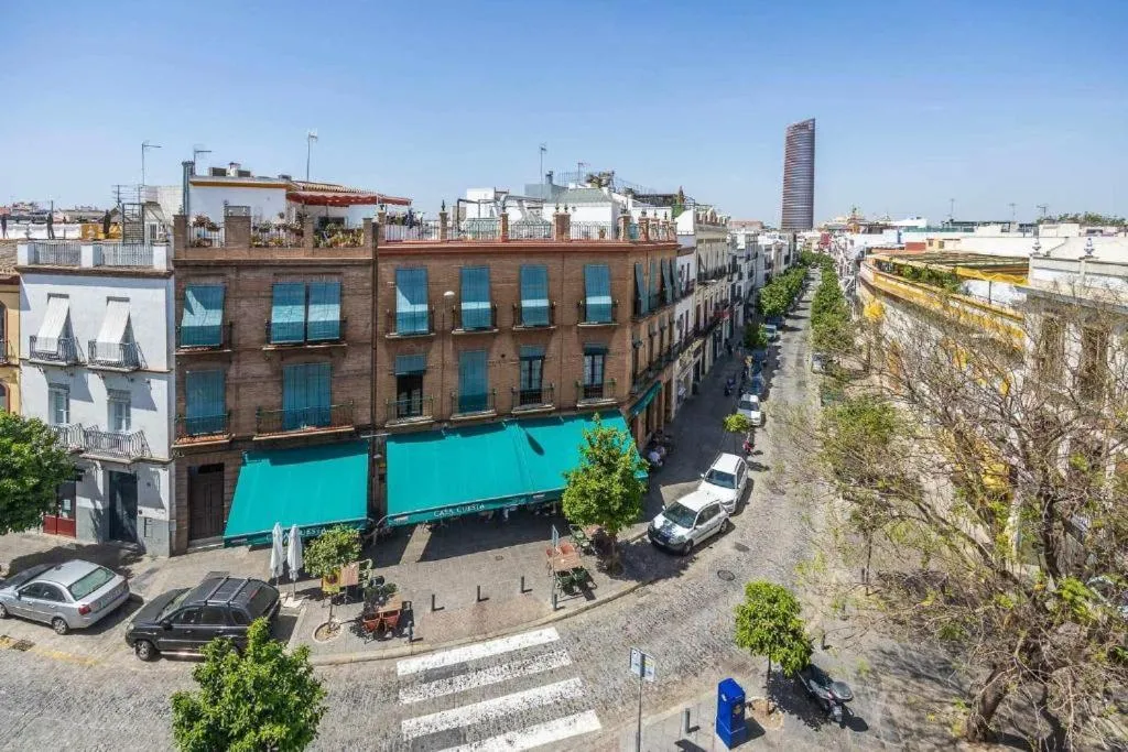 Alzhara Suites II Balcón Triana Torre Pelli