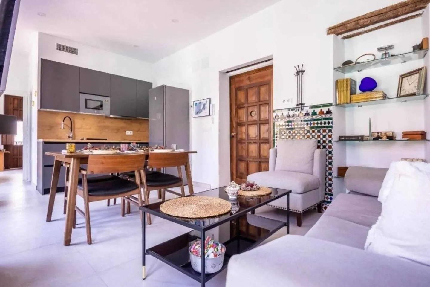Alzhara Suites II Balcón Triana Torre Pelli