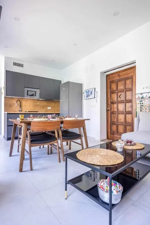 Alzhara Suites II Balcón Triana Torre Pelli
