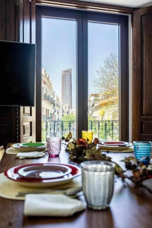 Dining area in Alzhara Suites II Balcón Triana Torre Pelli