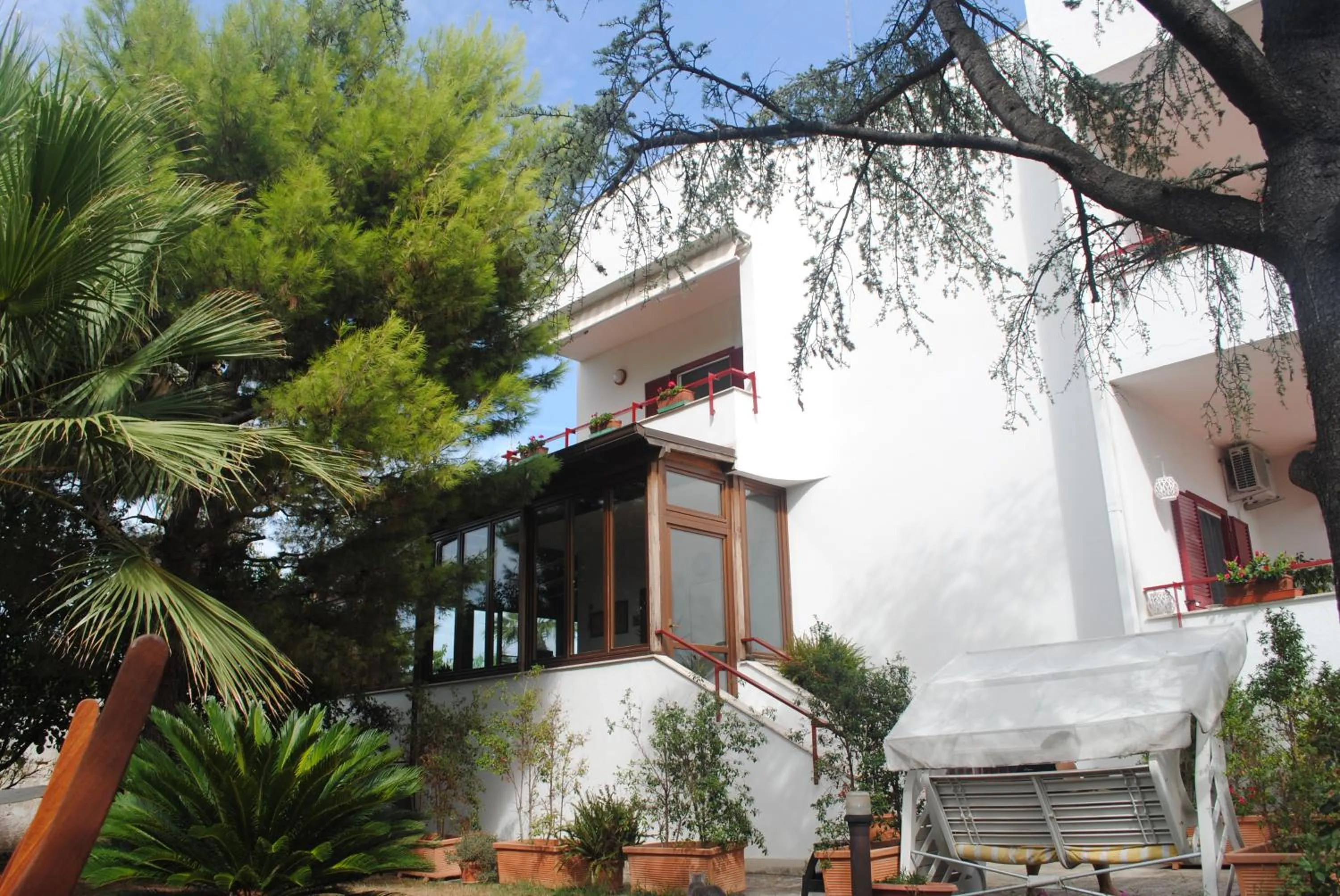 Facade/entrance in Annavi