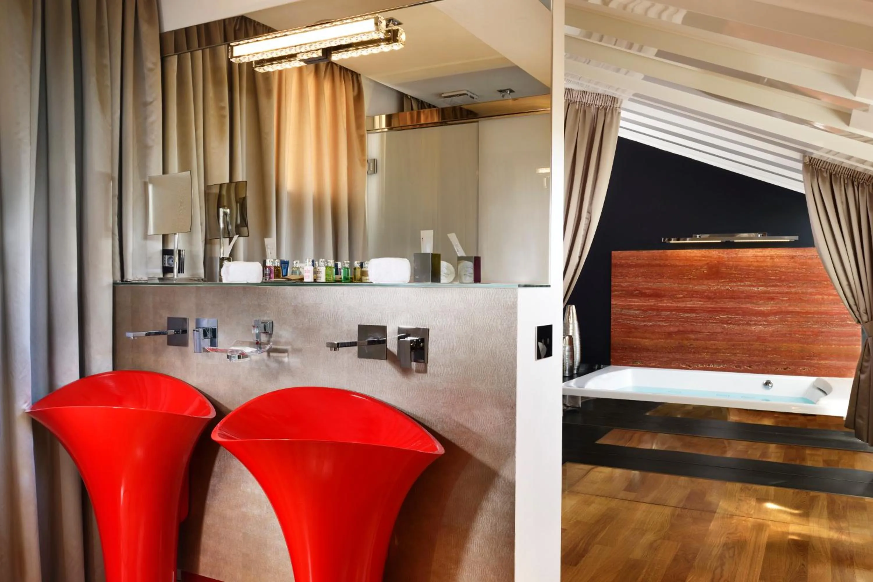 Shower in Lifestyle Suites Rome