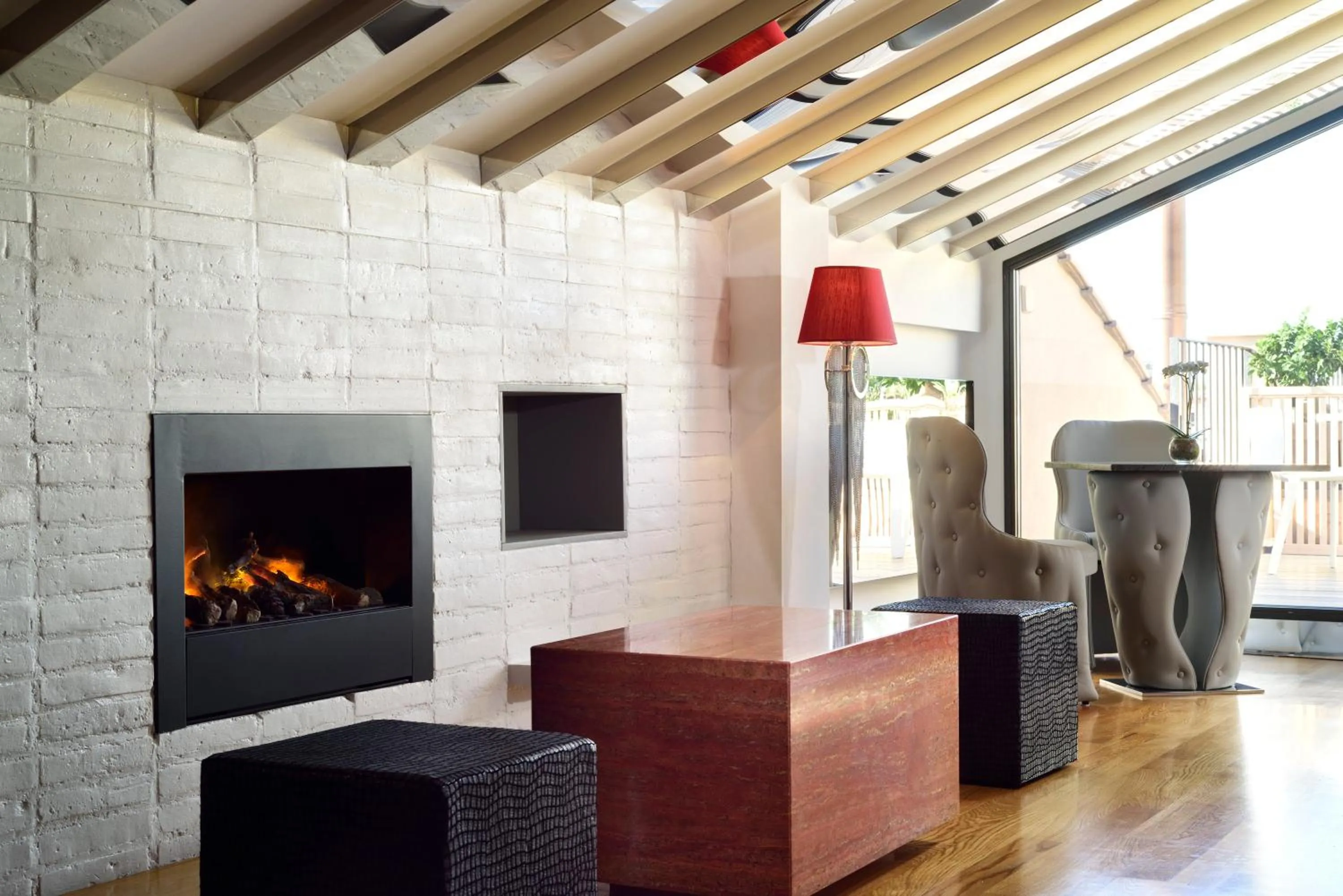 TV and multimedia in Lifestyle Suites Rome