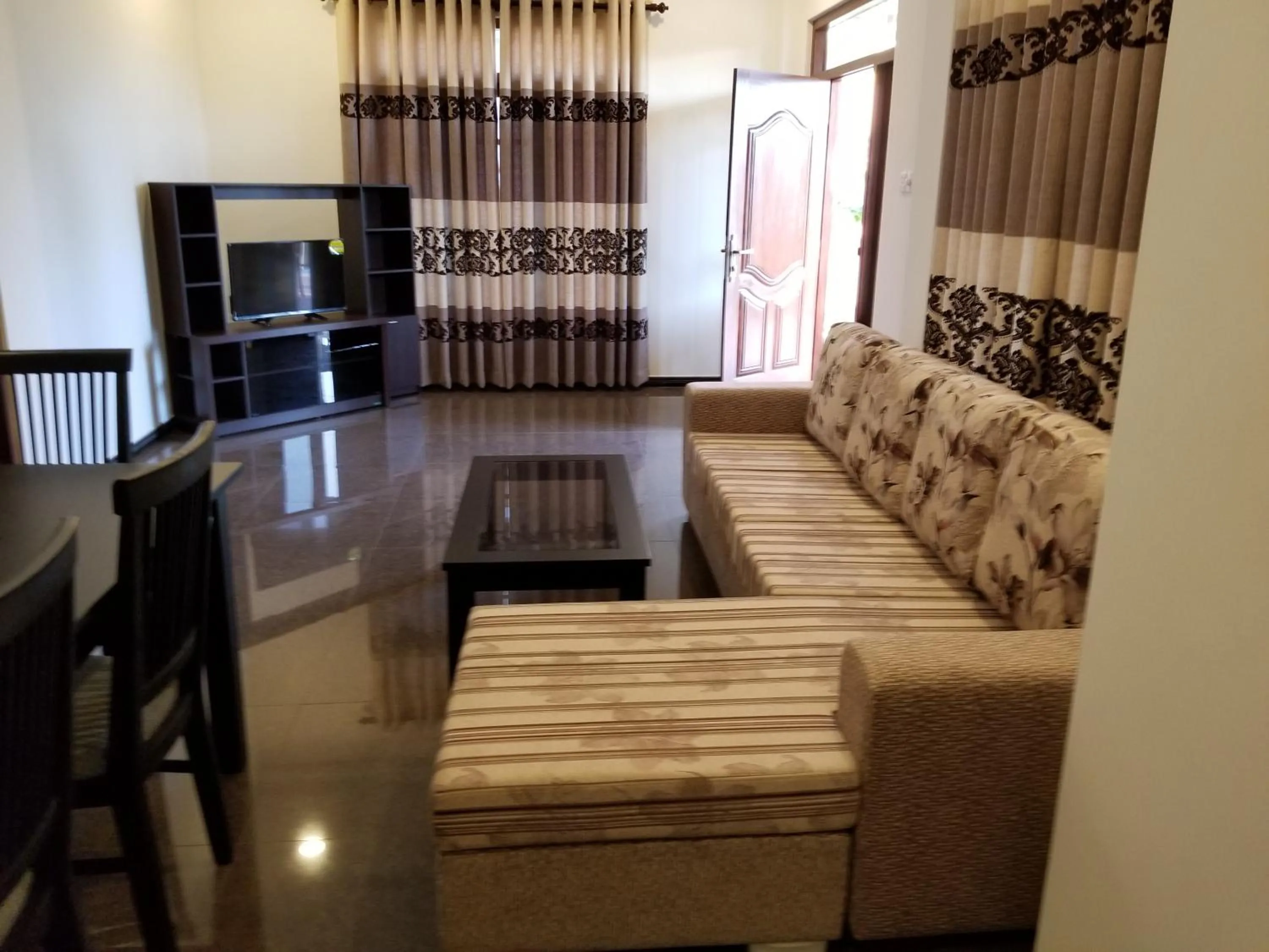 TV and multimedia in Coral Palm Villa and Apartment