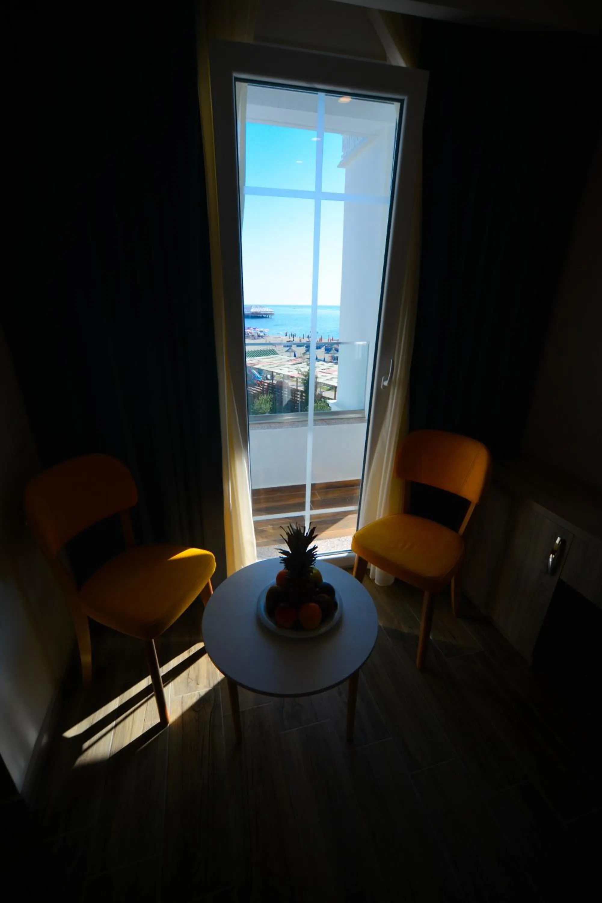 Summer in Hotel Elesio