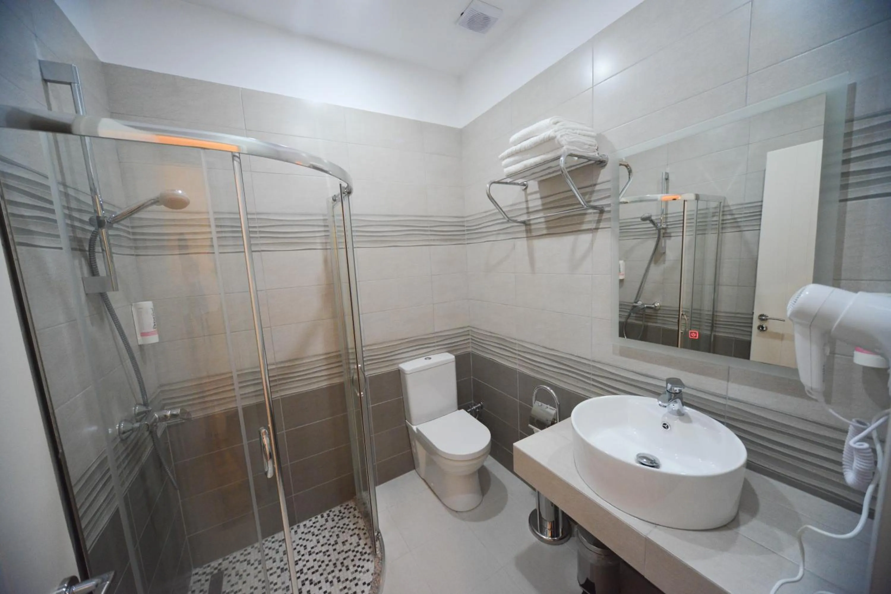 Bathroom in Hotel Elesio