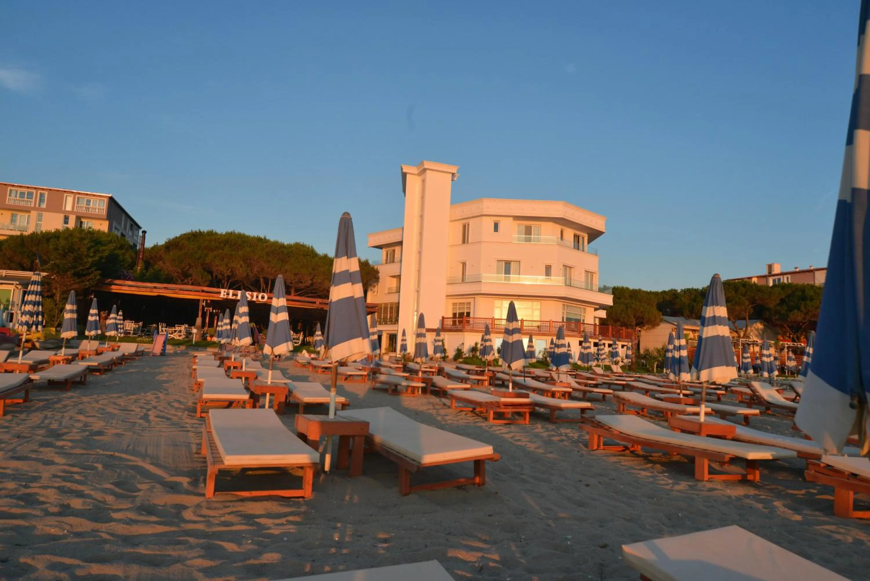 Beach in Hotel Elesio
