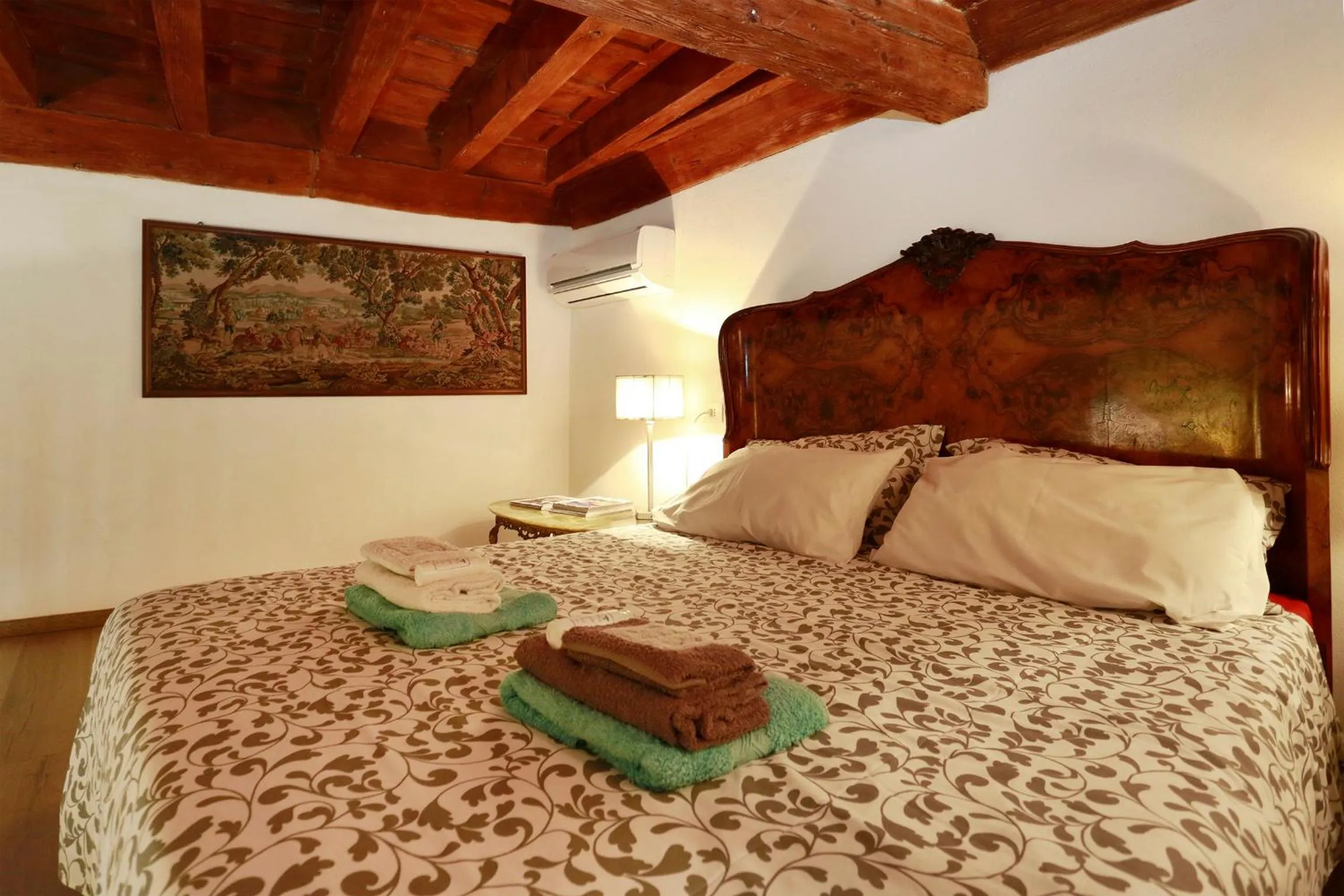 Bed in Florence Pitti Loft