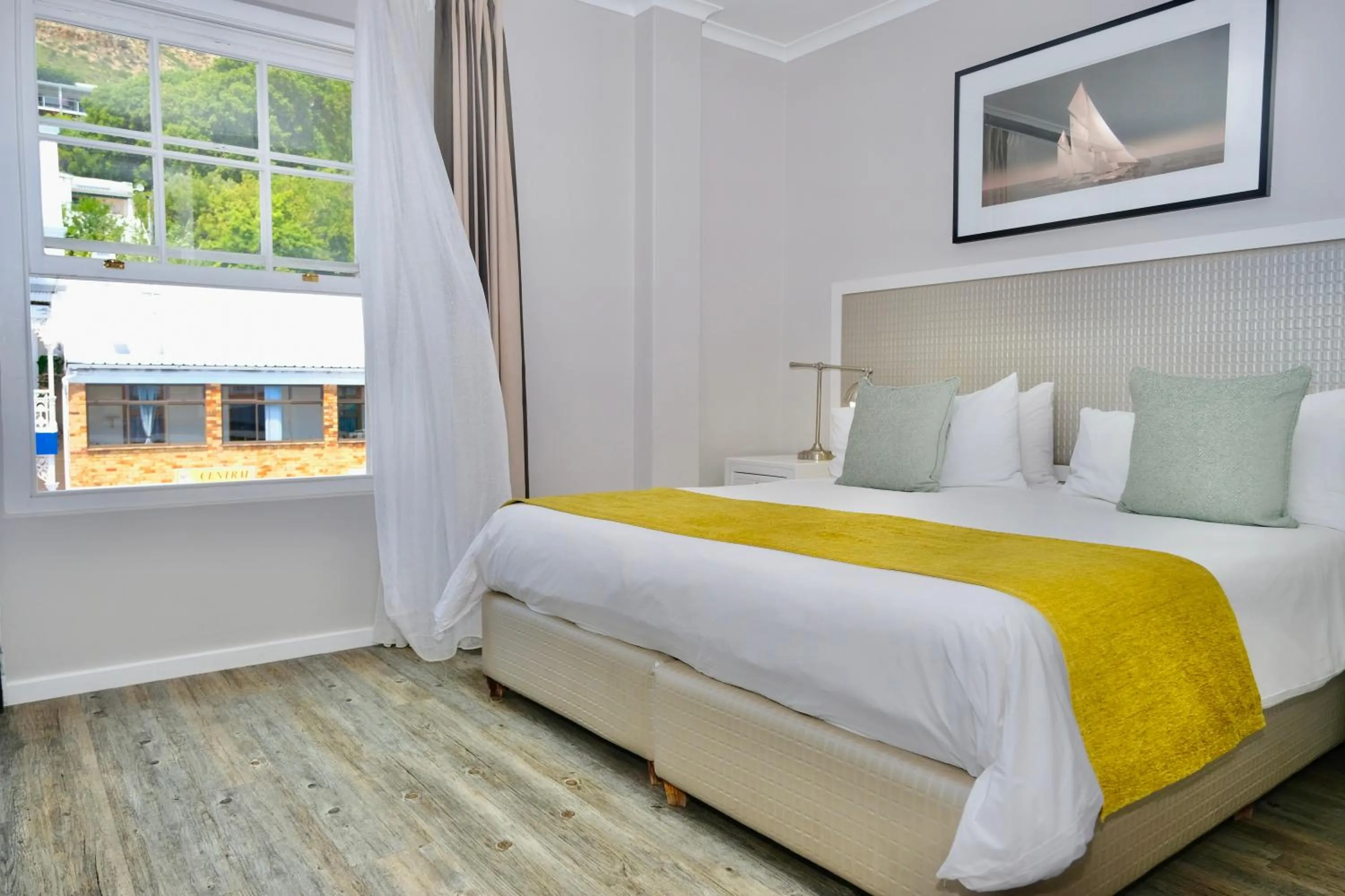 Bedroom, Bed in Simon's Town Quayside Hotel