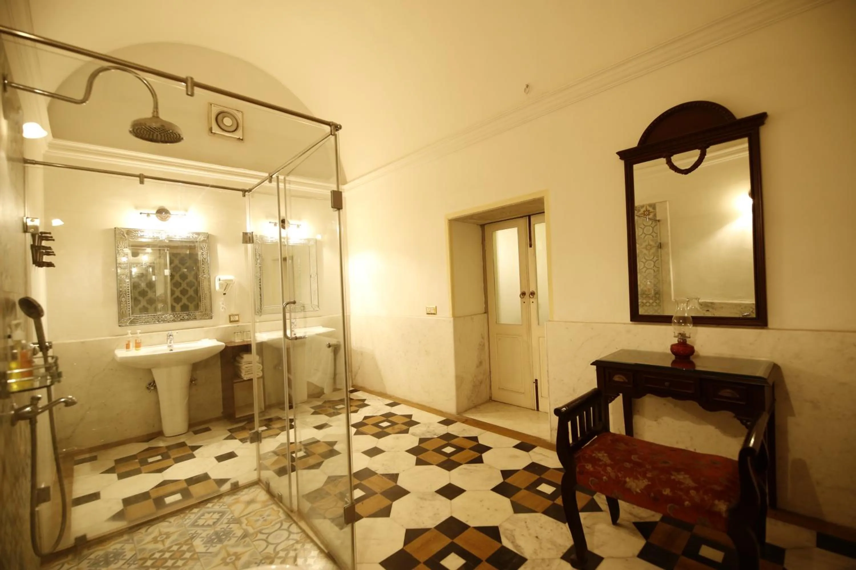 Shower in Castle Kanota