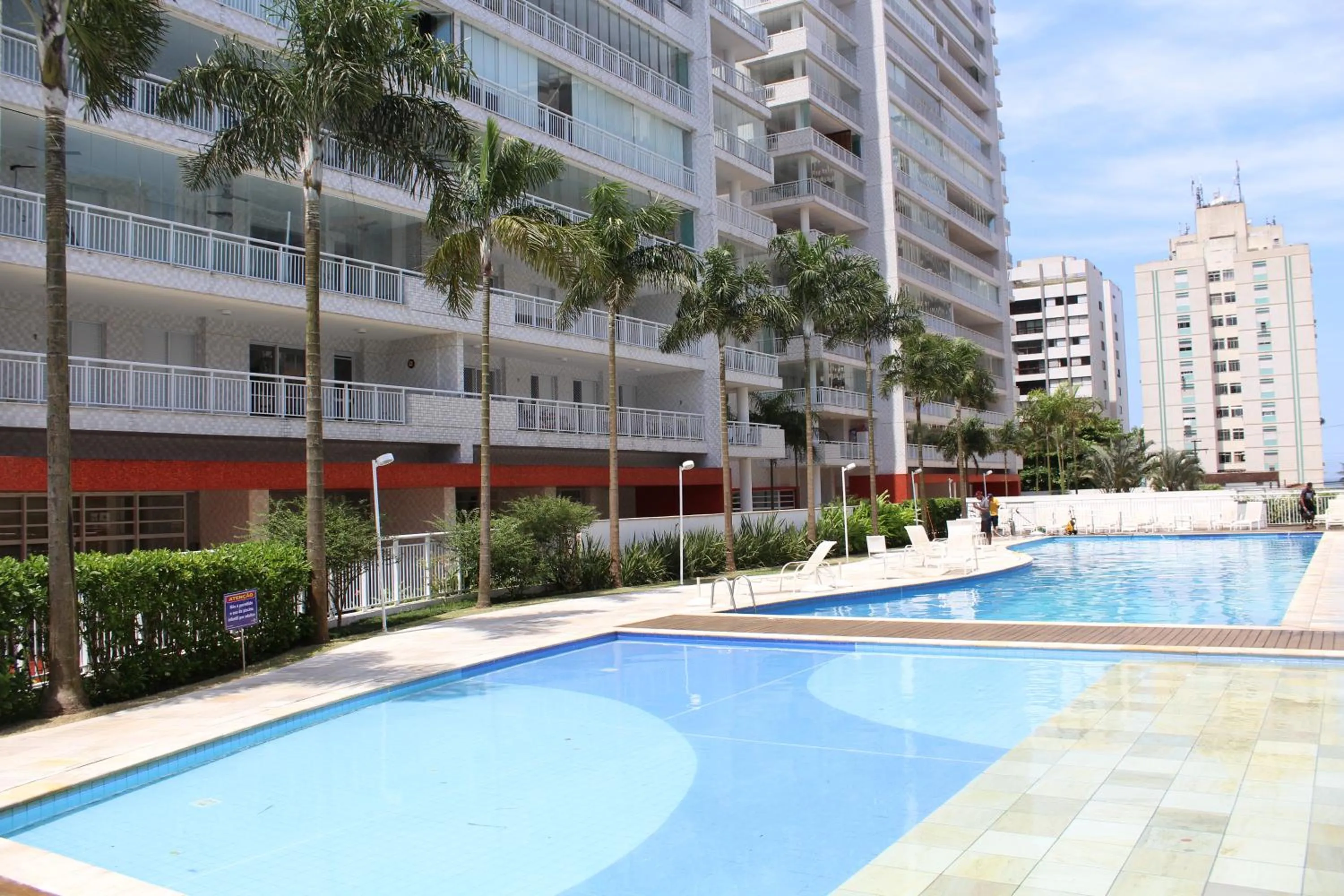 Swimming pool in Apto Vista Mar Com Lazer Total