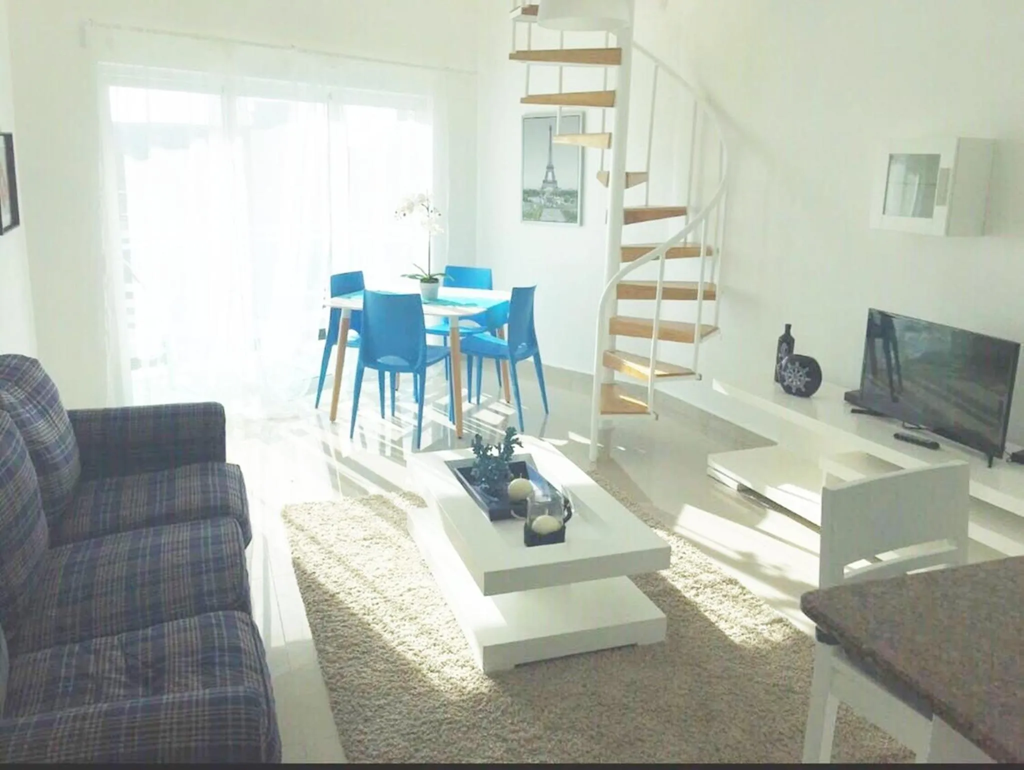 Living room in Vista Marina Residence