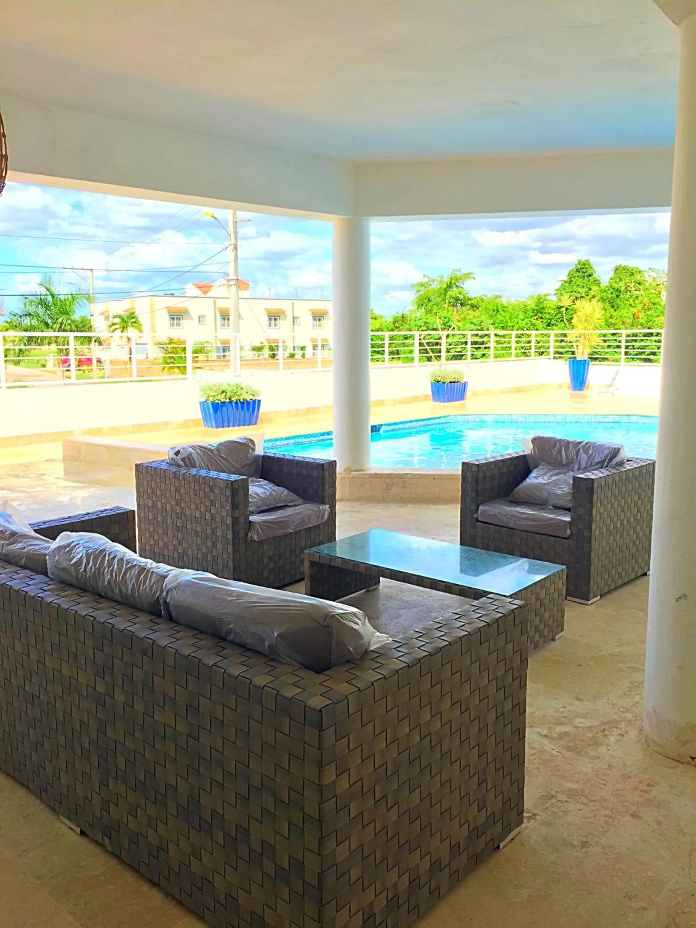 Swimming pool in Vista Marina Residence