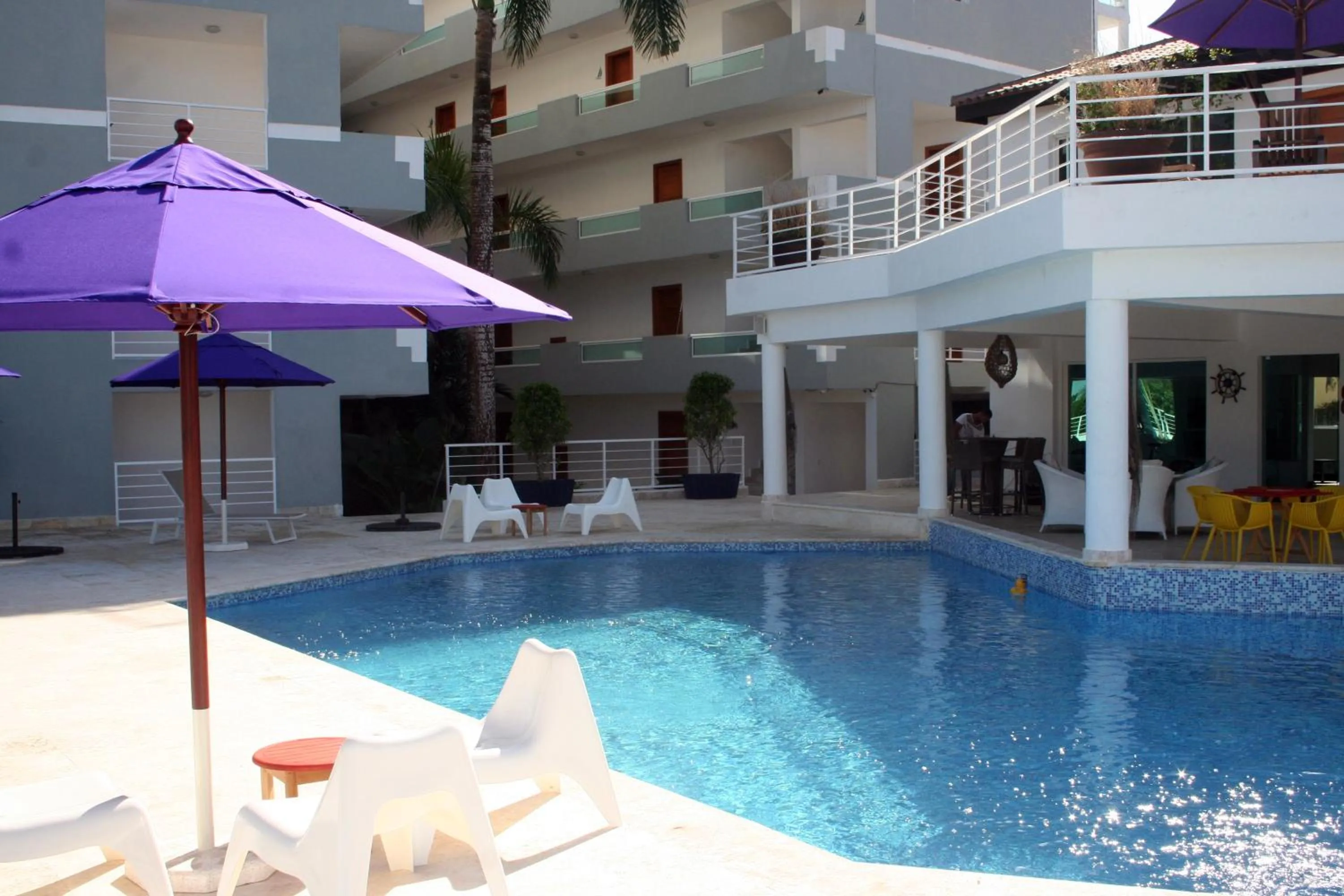 Swimming pool in Vista Marina Residence