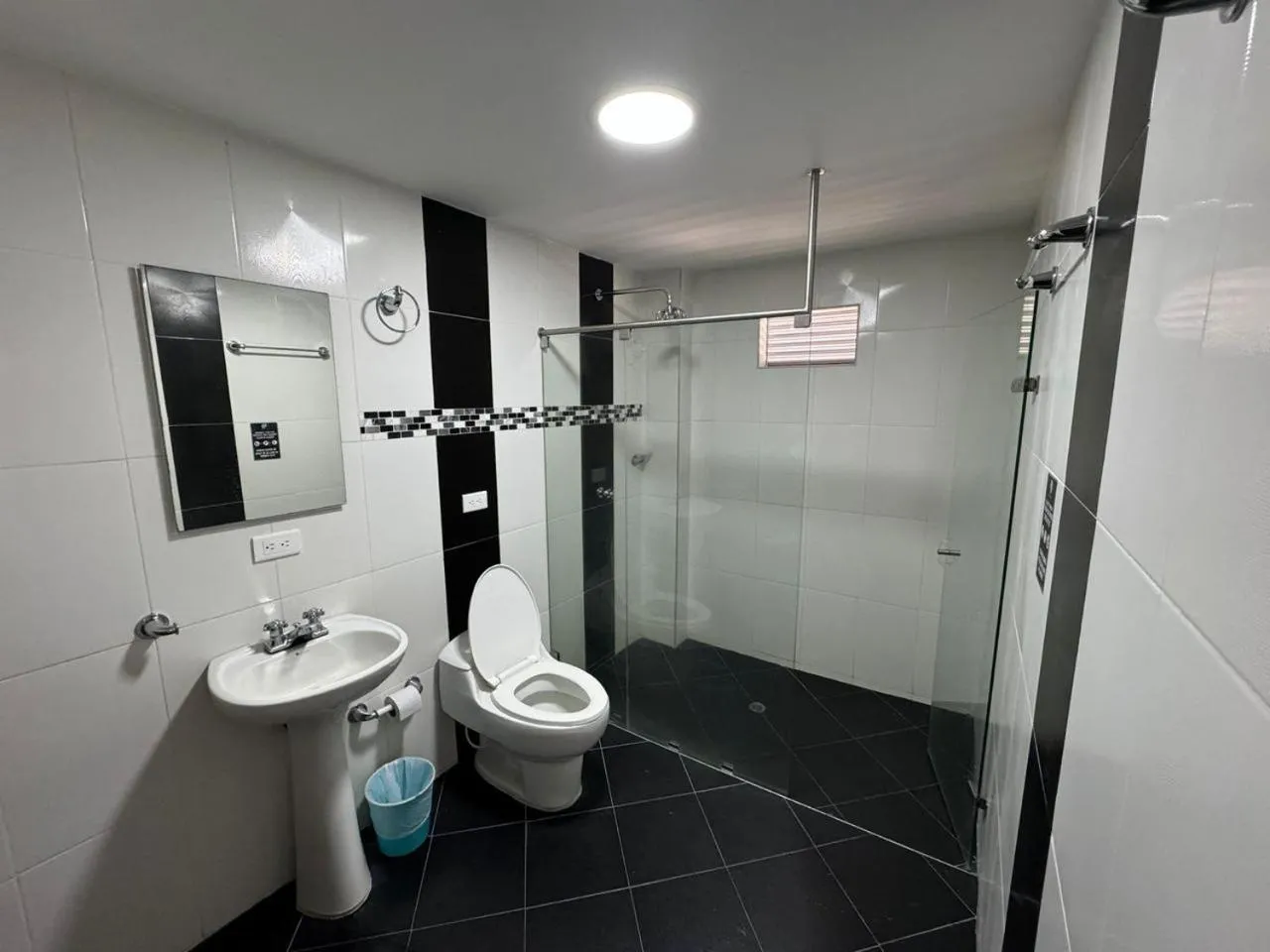 Bathroom in Don David Sabana Hotel