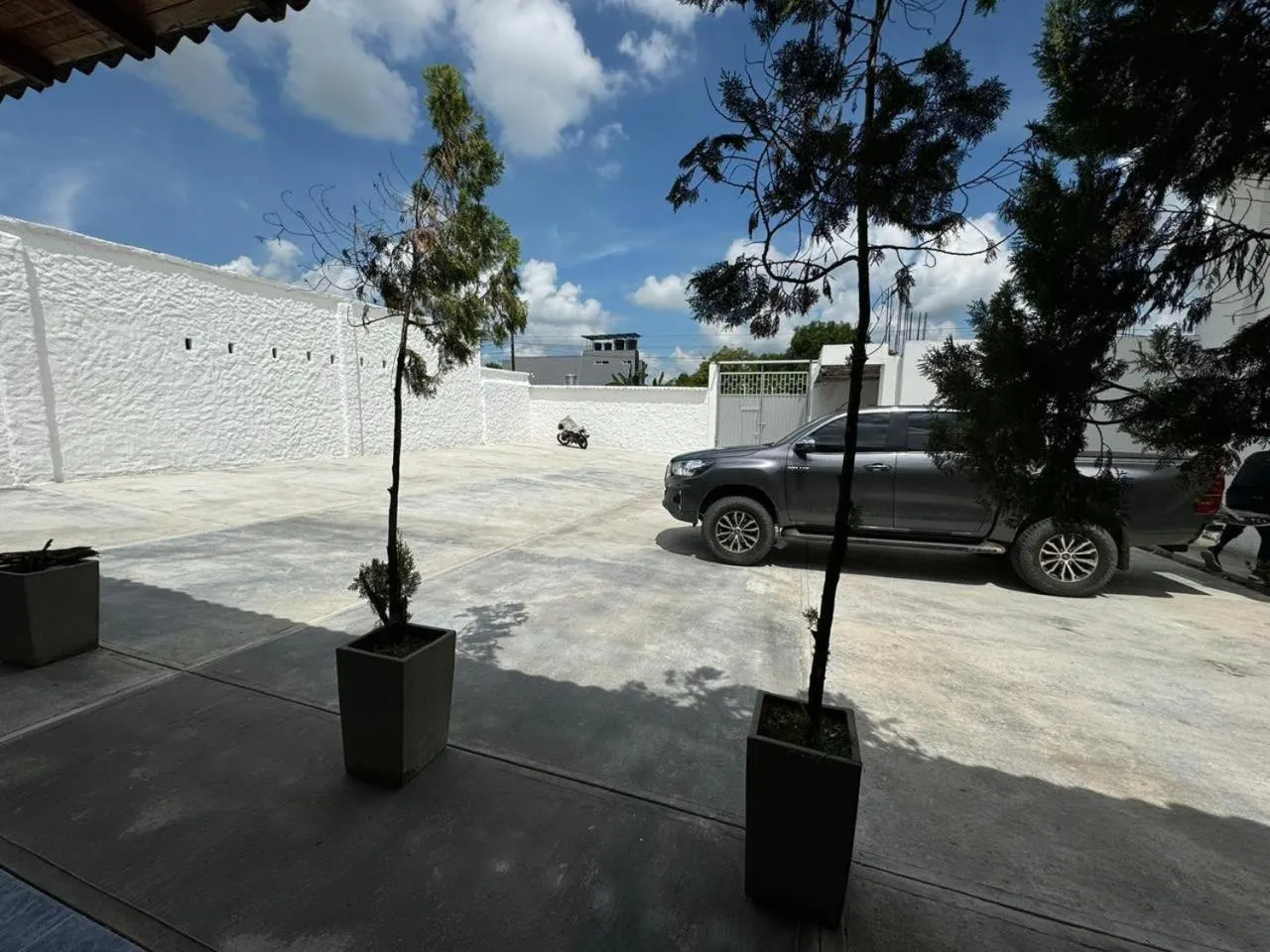 Parking in Don David Sabana Hotel