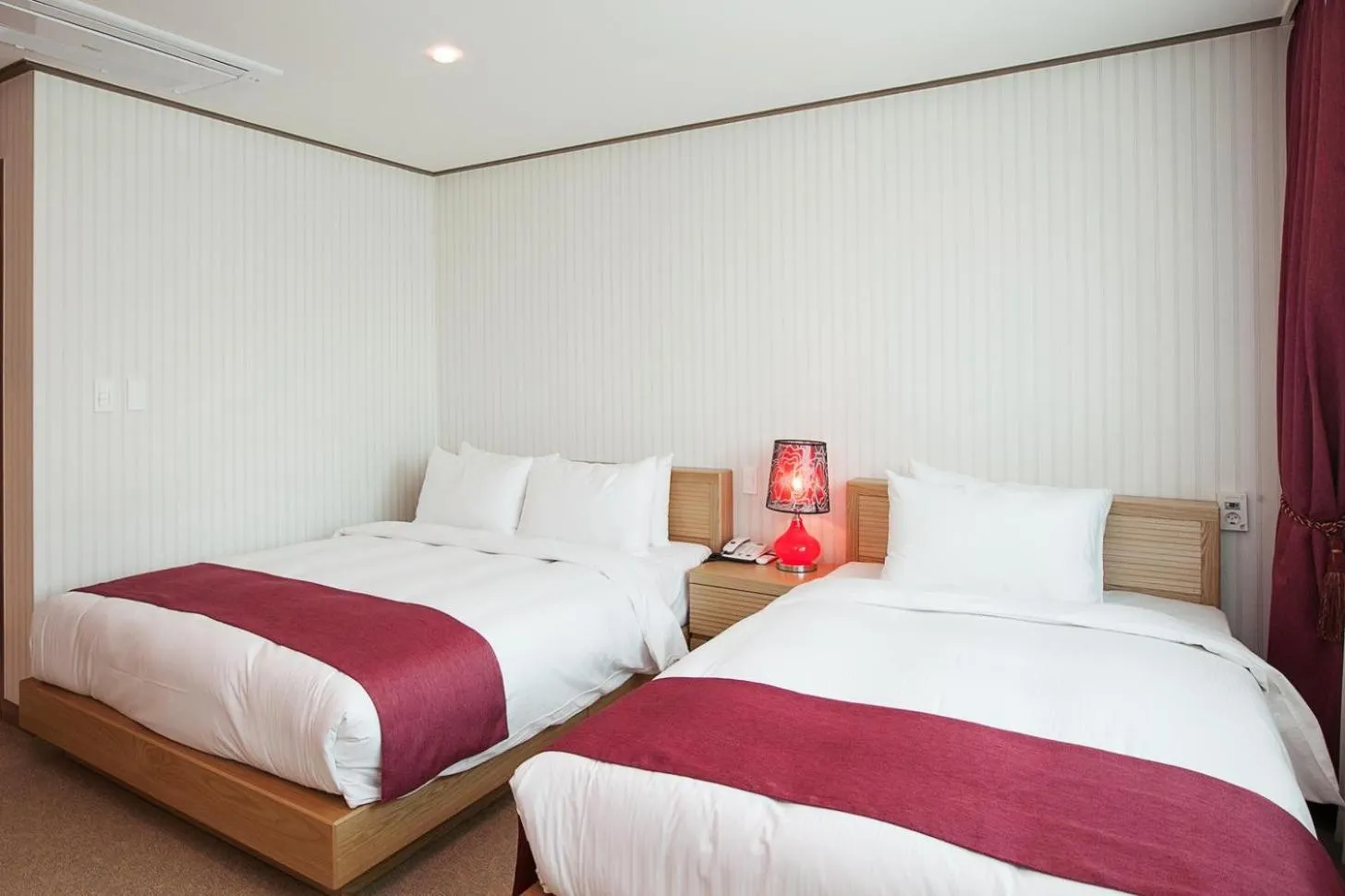 Bed in Hotel California