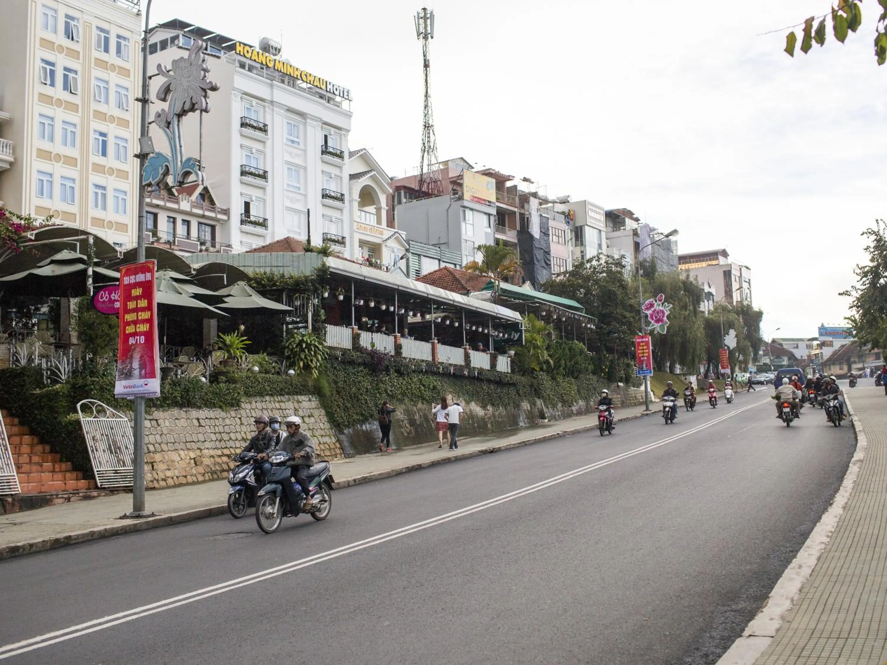 Nearby landmark in Hotel Hoang Minh Chau