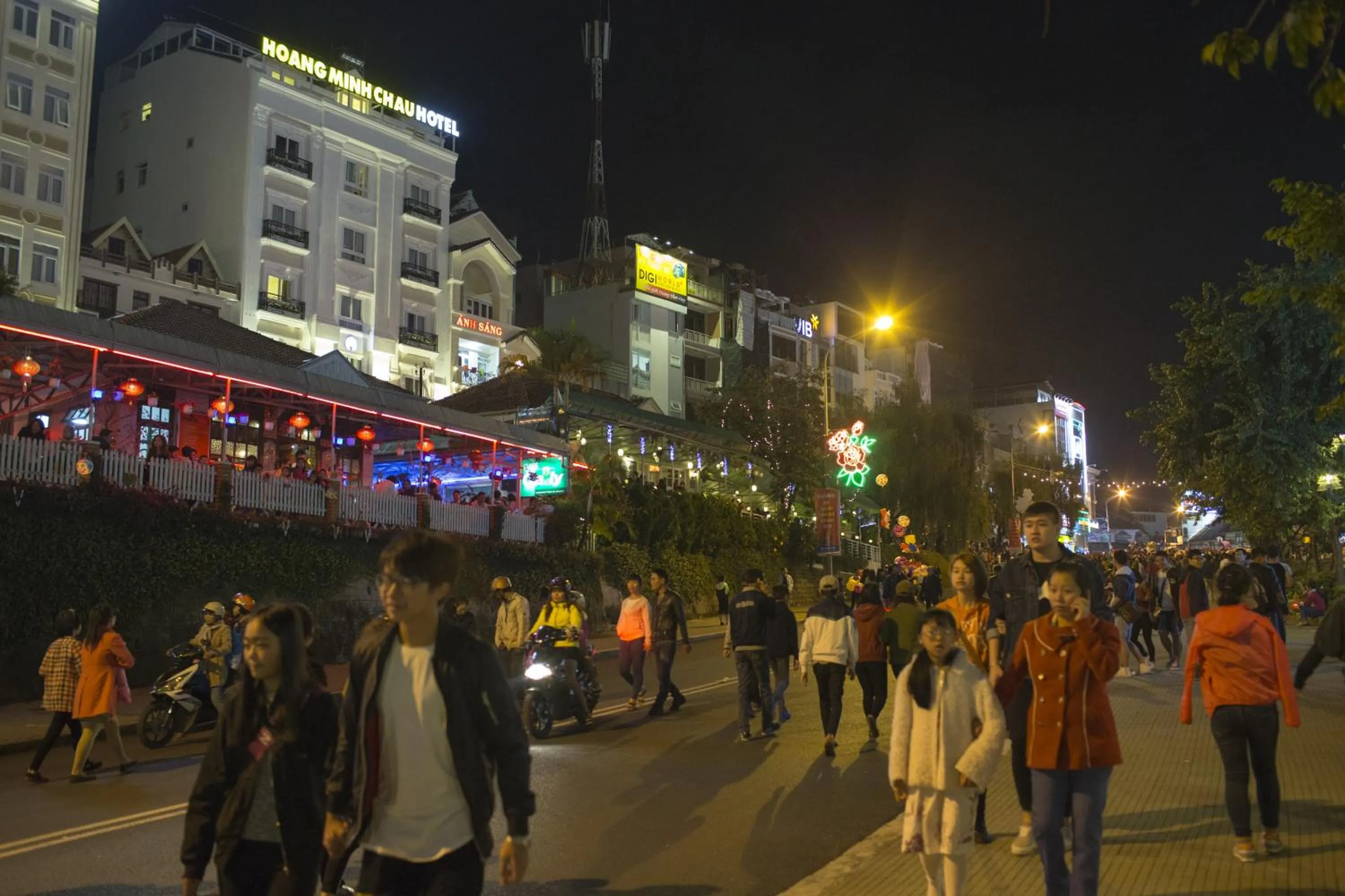 Nearby landmark in Hotel Hoang Minh Chau
