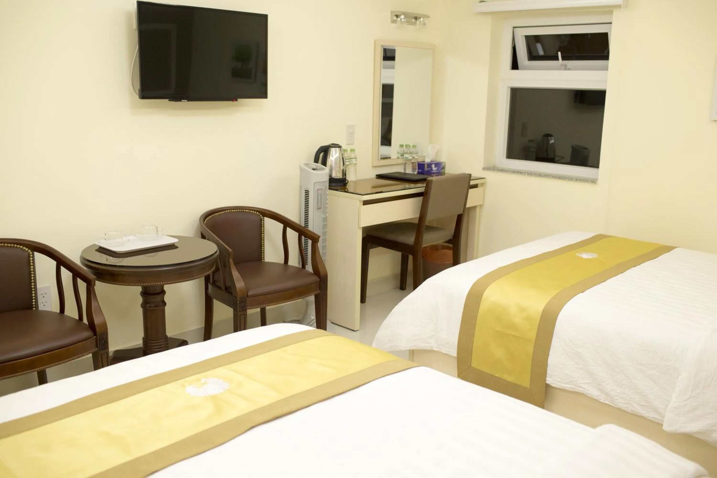Coffee/tea facilities, Bed in Hotel Hoang Minh Chau
