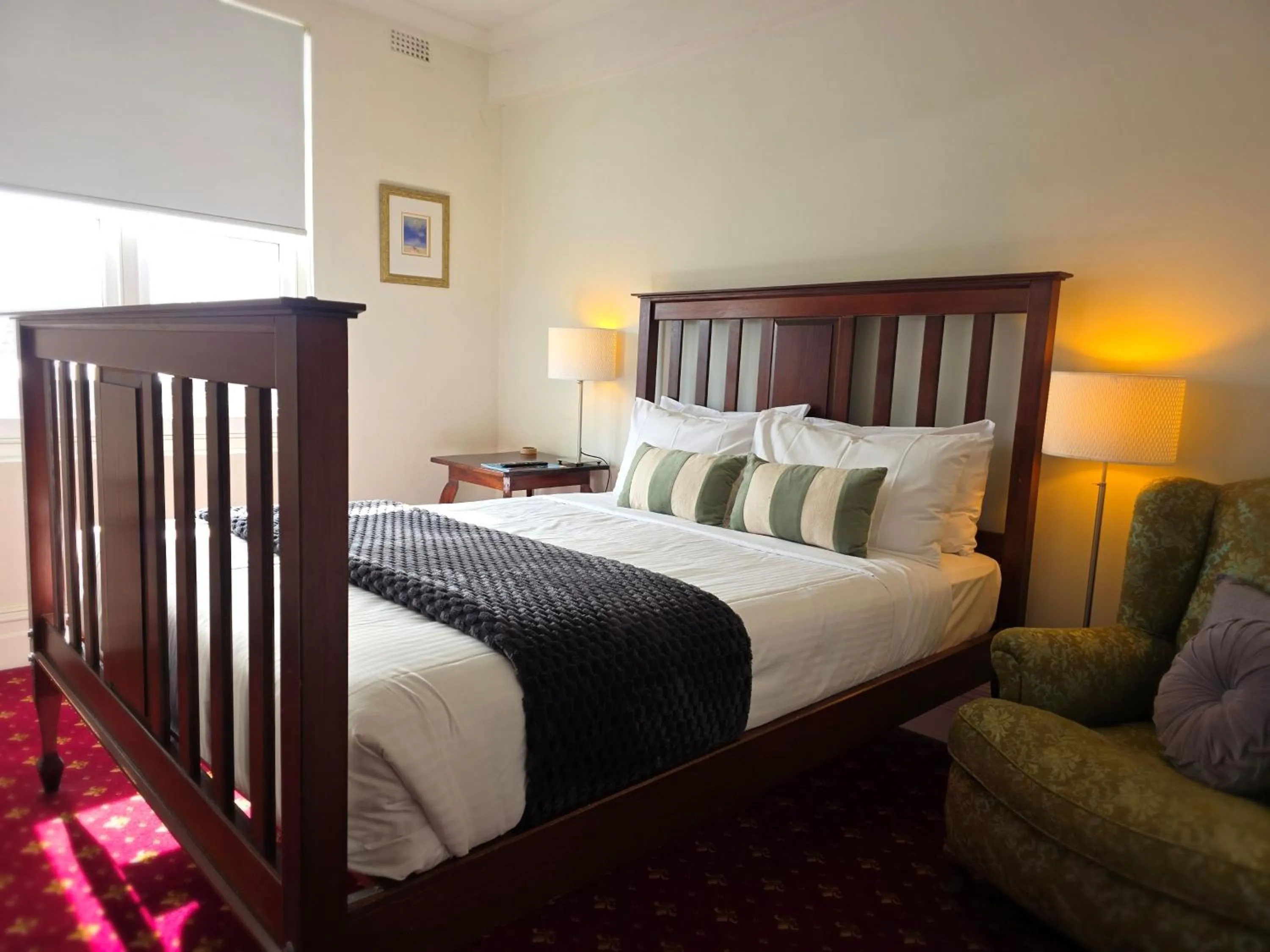 Bedroom, Bed in The Corner Hotel Alexandra