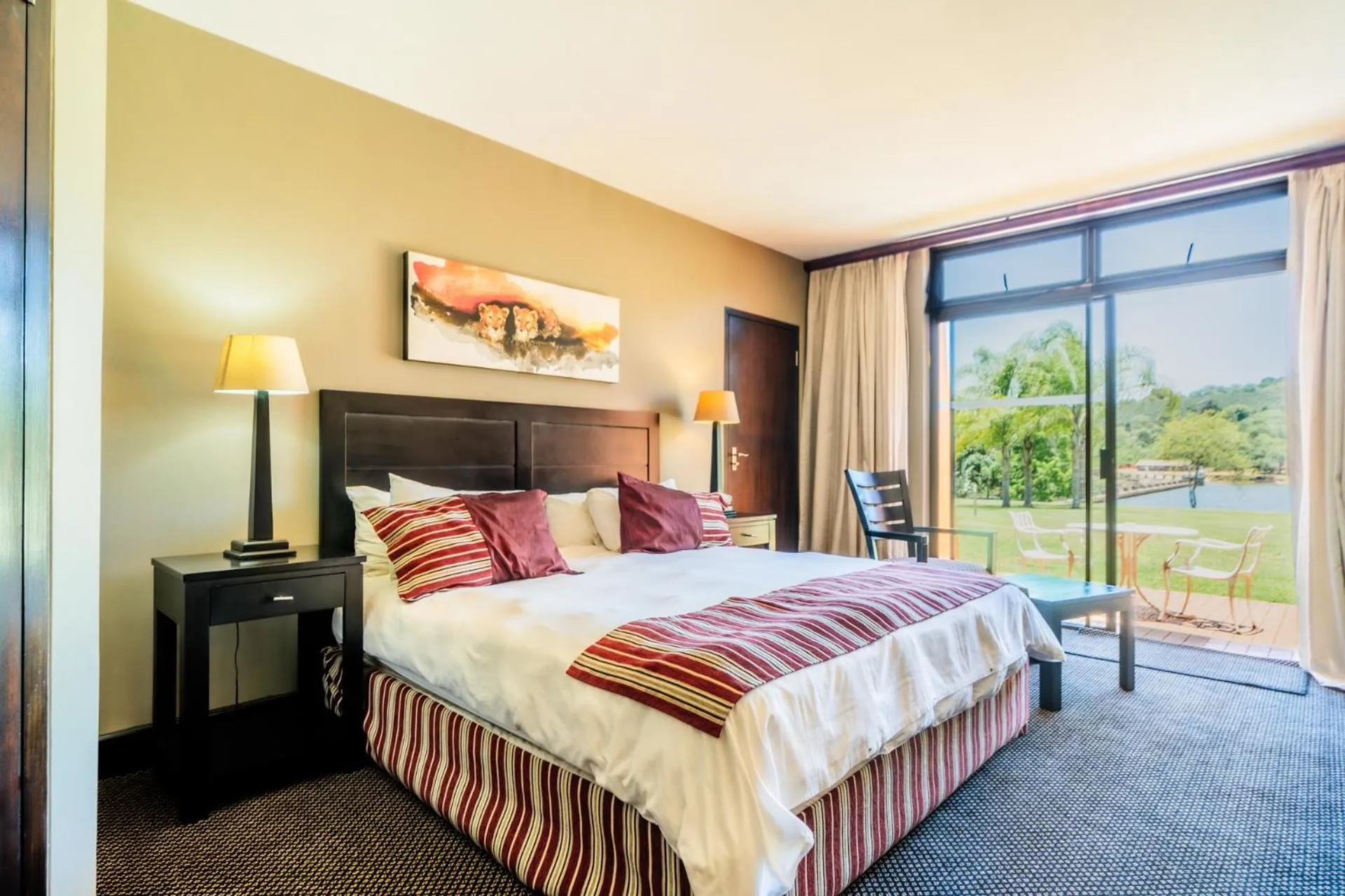 Bedroom, Bed in African Sky Hotels - Pine Lake Inn