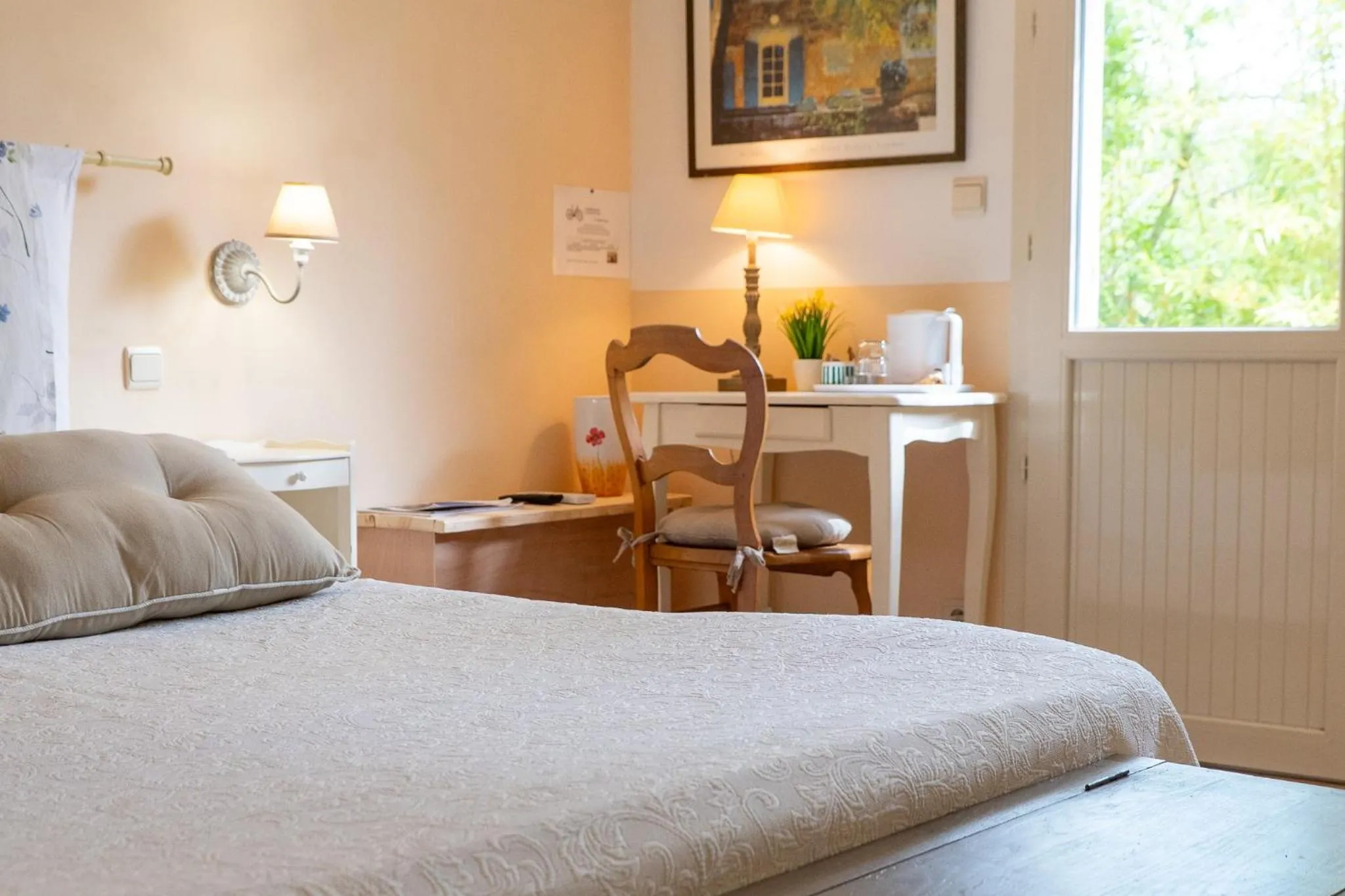 Living room, Bed in Le Mas Du Loup