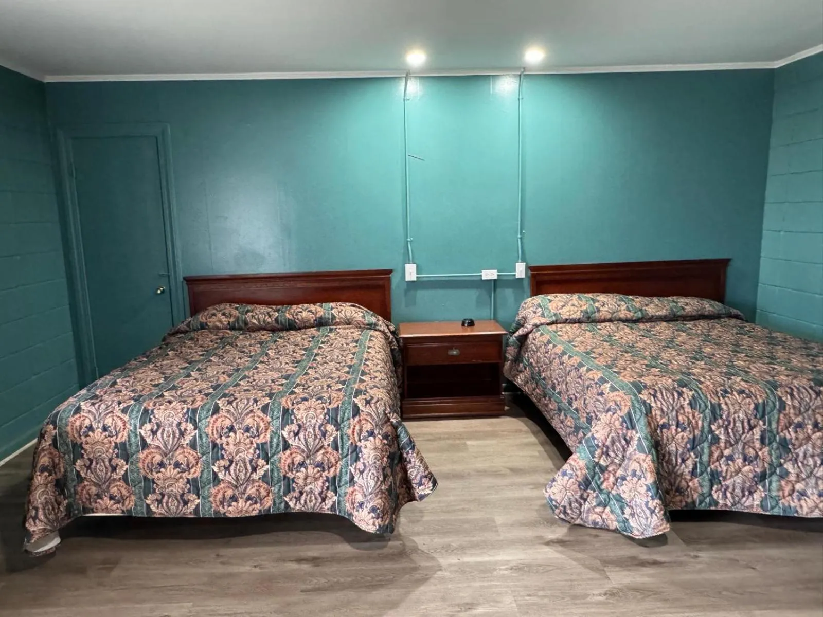 Bedroom, Bed in Walkers Inn Dothan by Hotel O