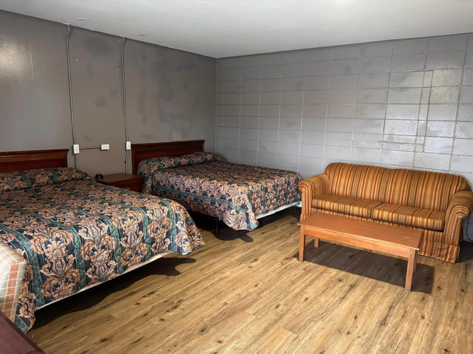 Bedroom, Bed in Walkers Inn Dothan by Hotel O