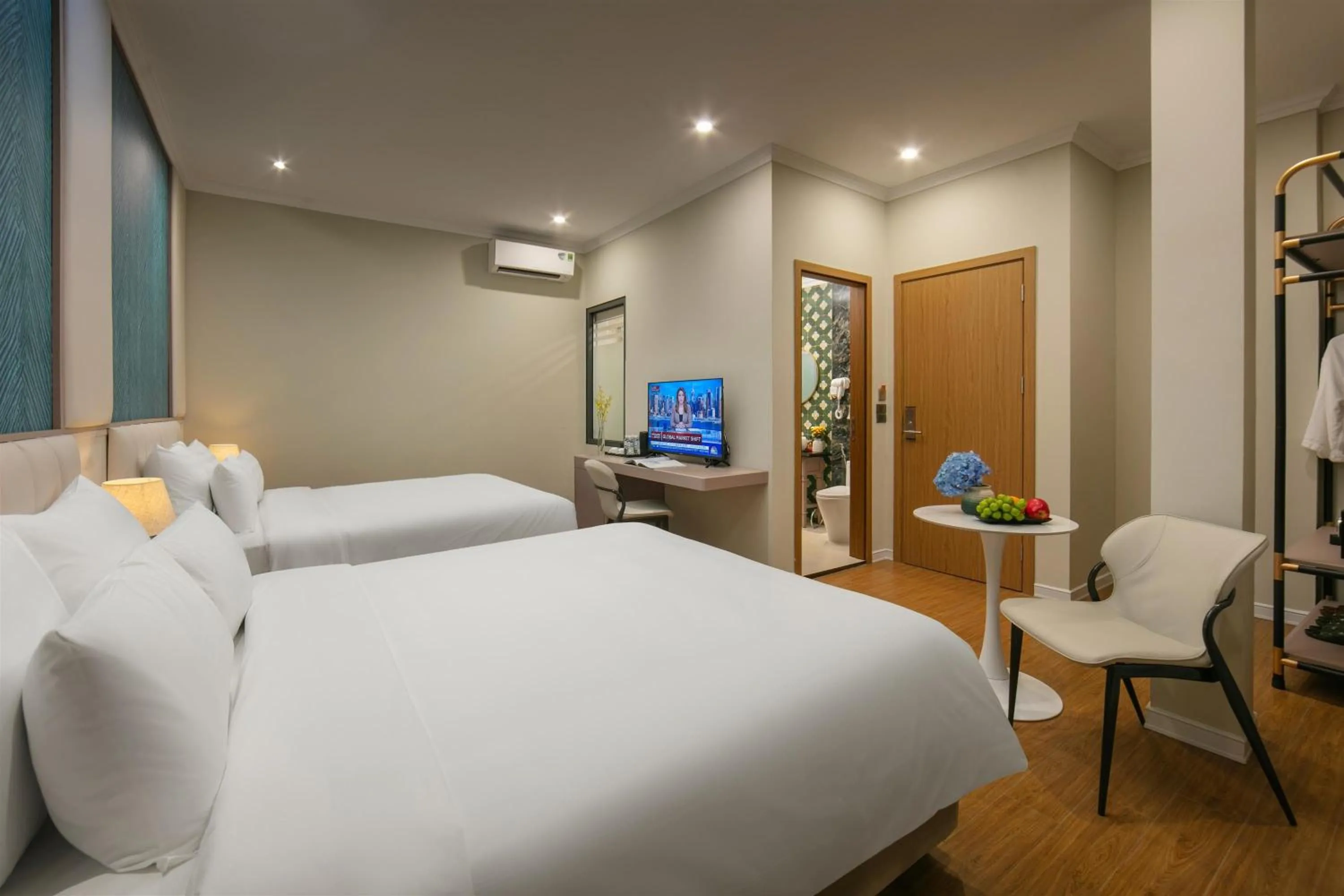 Bedroom, Bed in Dong Xuan Boutique Hotel