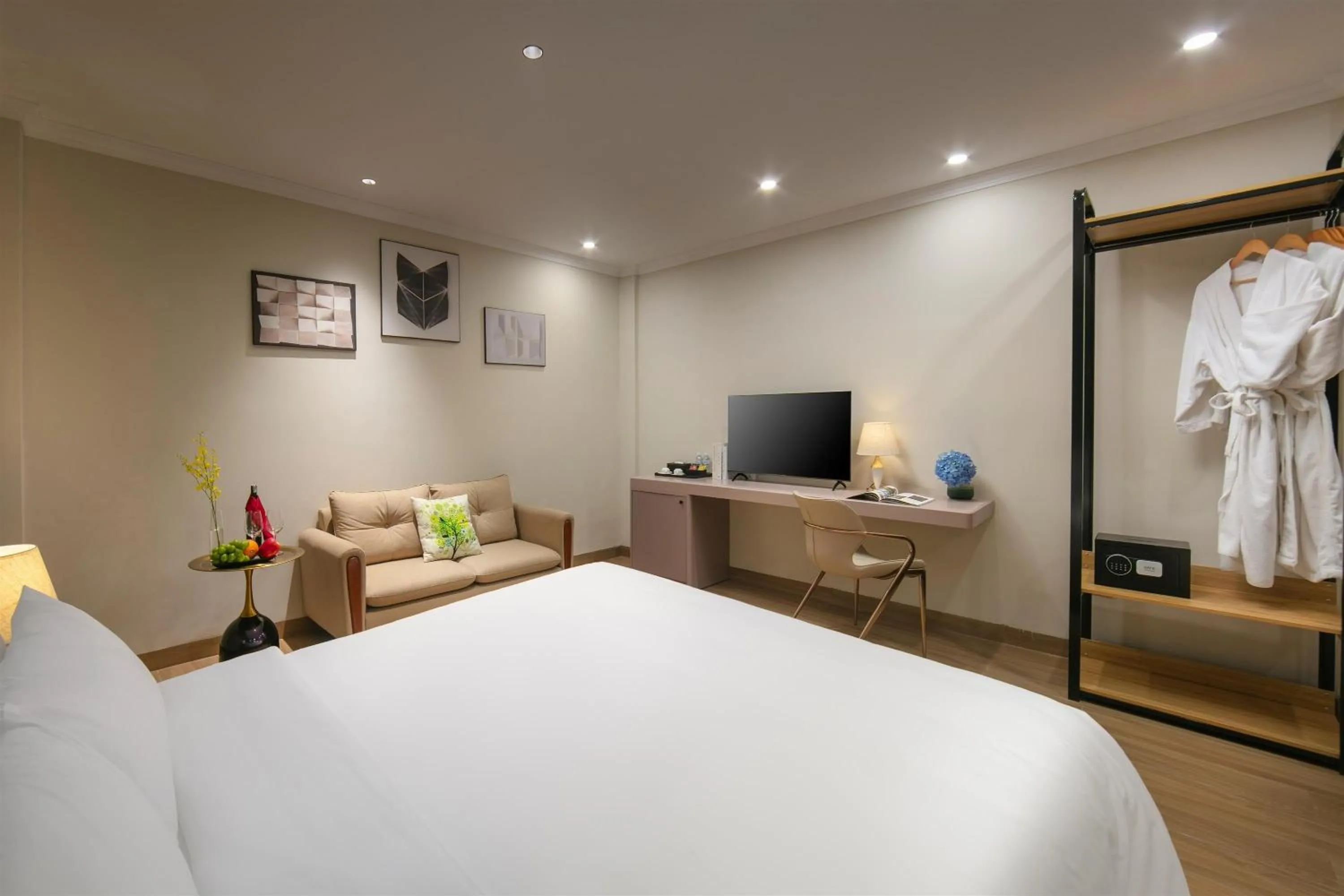 Photo of the whole room, Bed in Dong Xuan Boutique Hotel