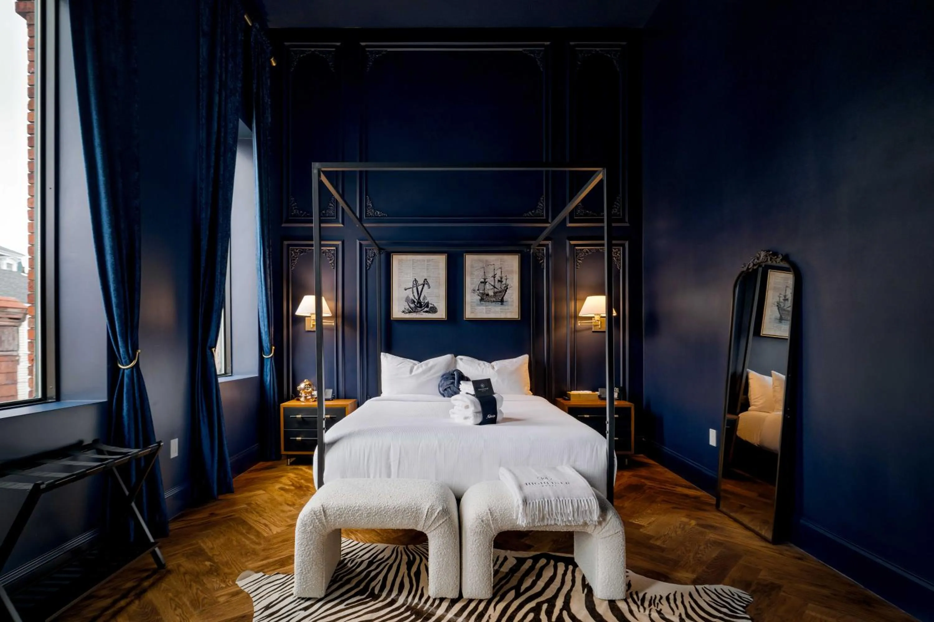 Queen Studio - single occupancy - Disability Access in The Highliner Hotel