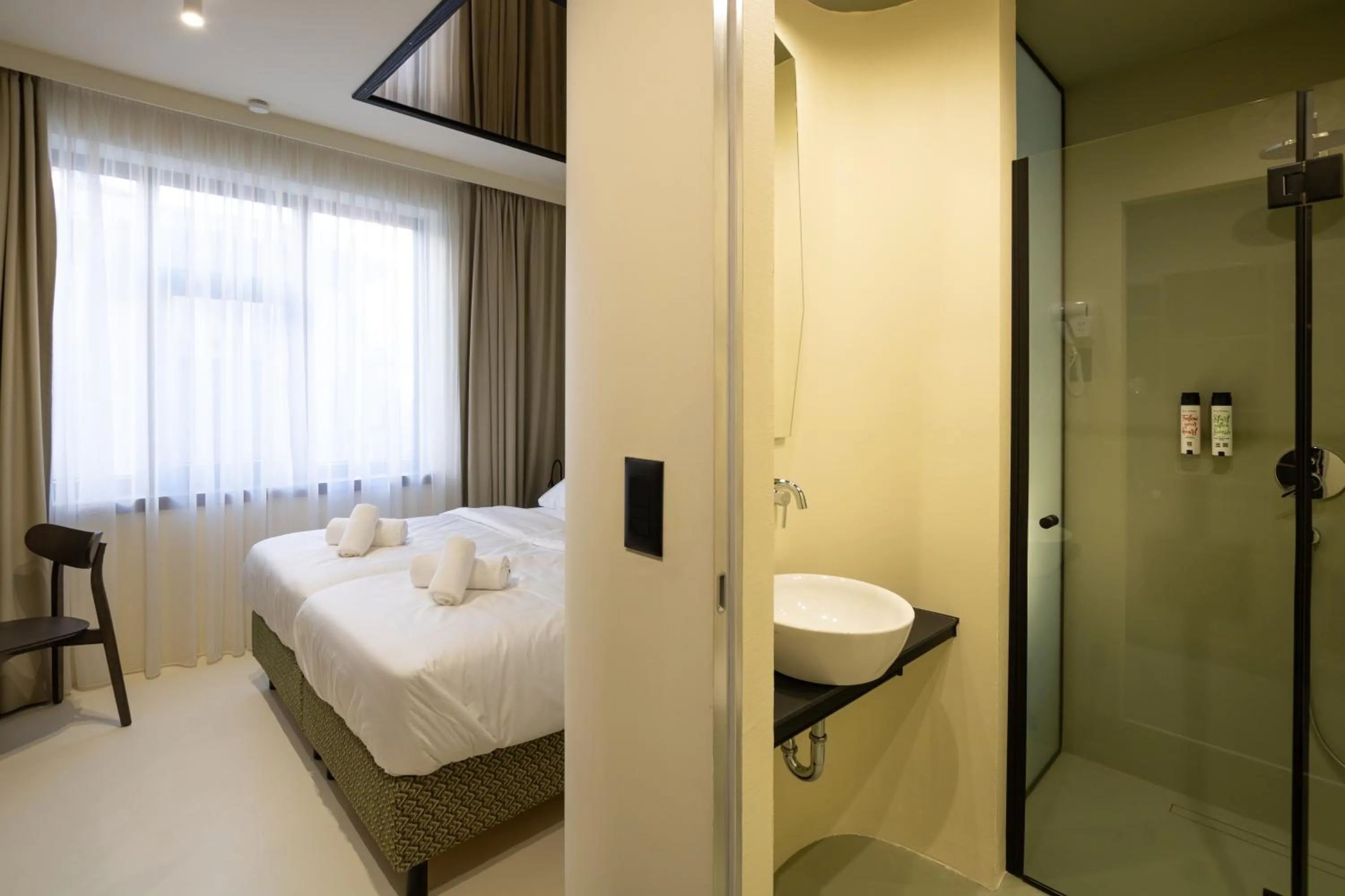 Shower, Bed in Boutique Hotel OPERA