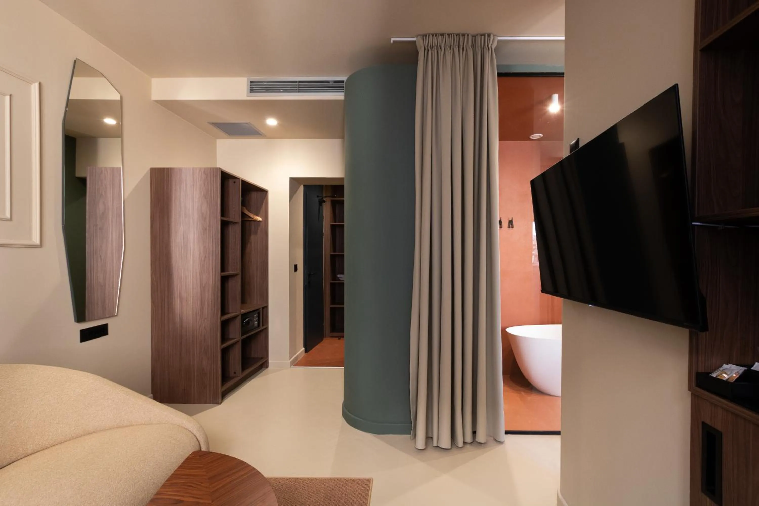 TV and multimedia, Bed in Boutique Hotel OPERA