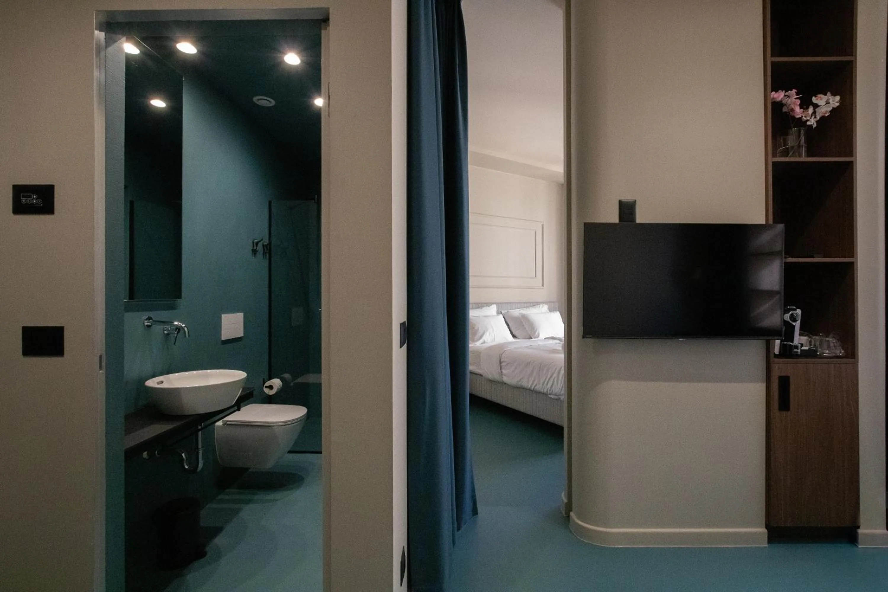 Photo of the whole room, Bed in Boutique Hotel OPERA