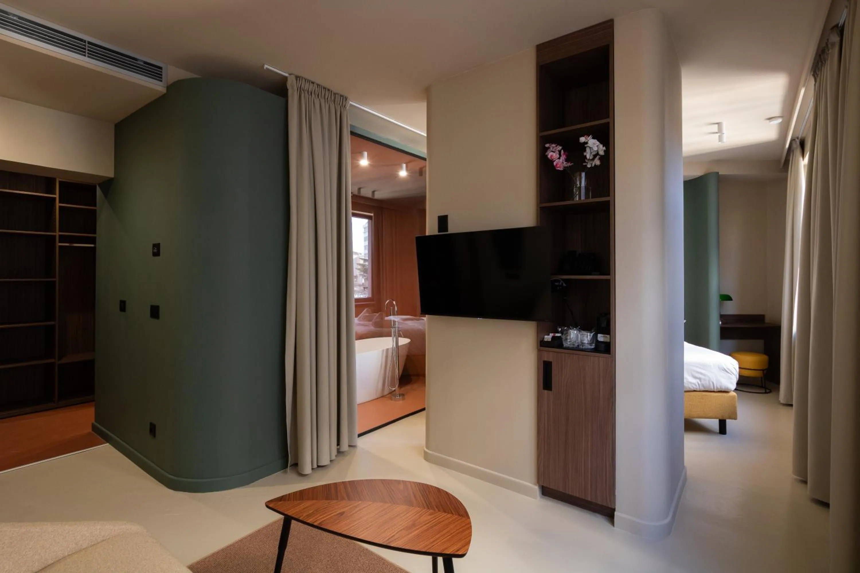 TV and multimedia, Bed in Boutique Hotel OPERA