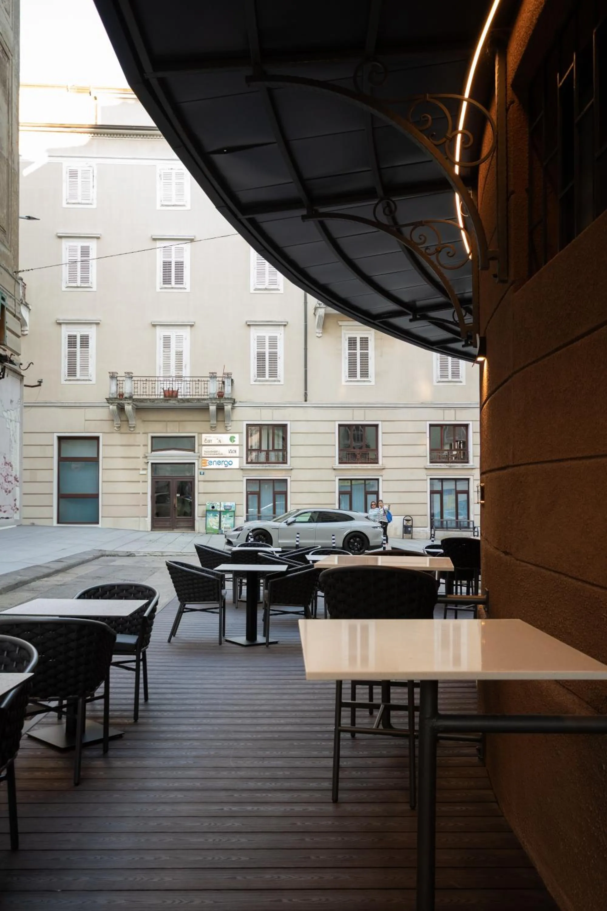 Restaurant/places to eat in Boutique Hotel OPERA