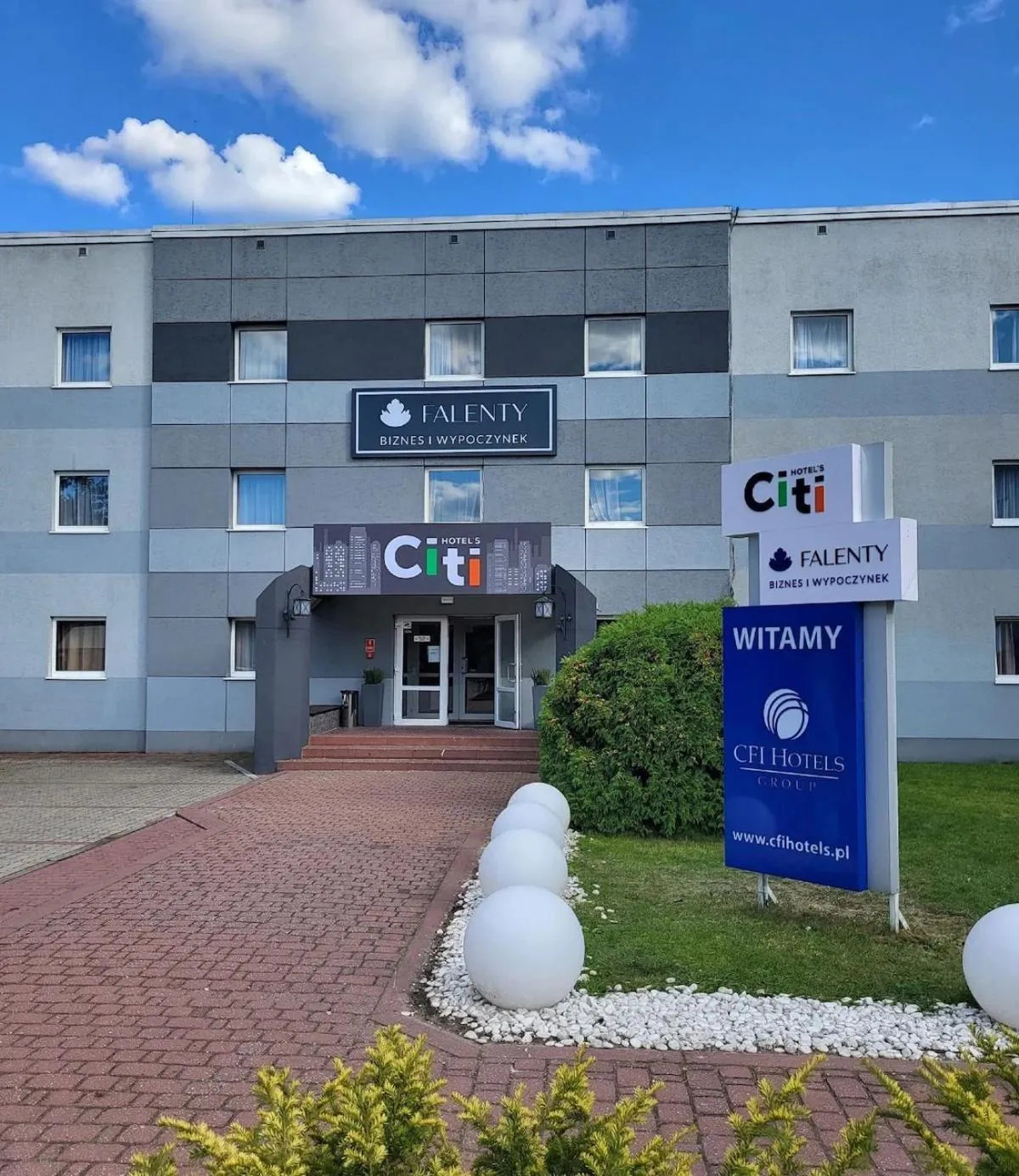 Property building in Falenty Biznes i Wypoczynek